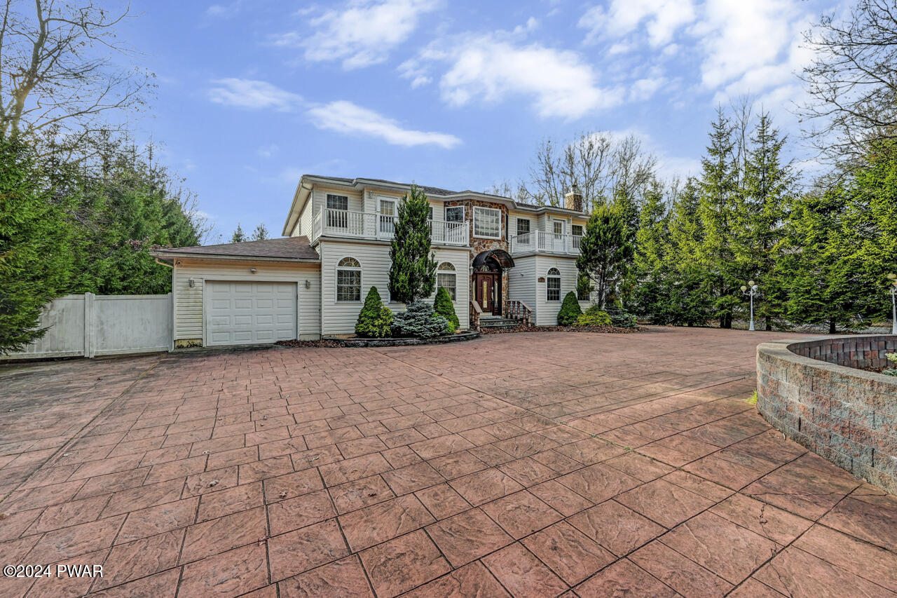 Albrightsville, Pennsylvania, 18210, United States, 4 Bedrooms Bedrooms, ,5 BathroomsBathrooms,Residential,For Sale,1982857