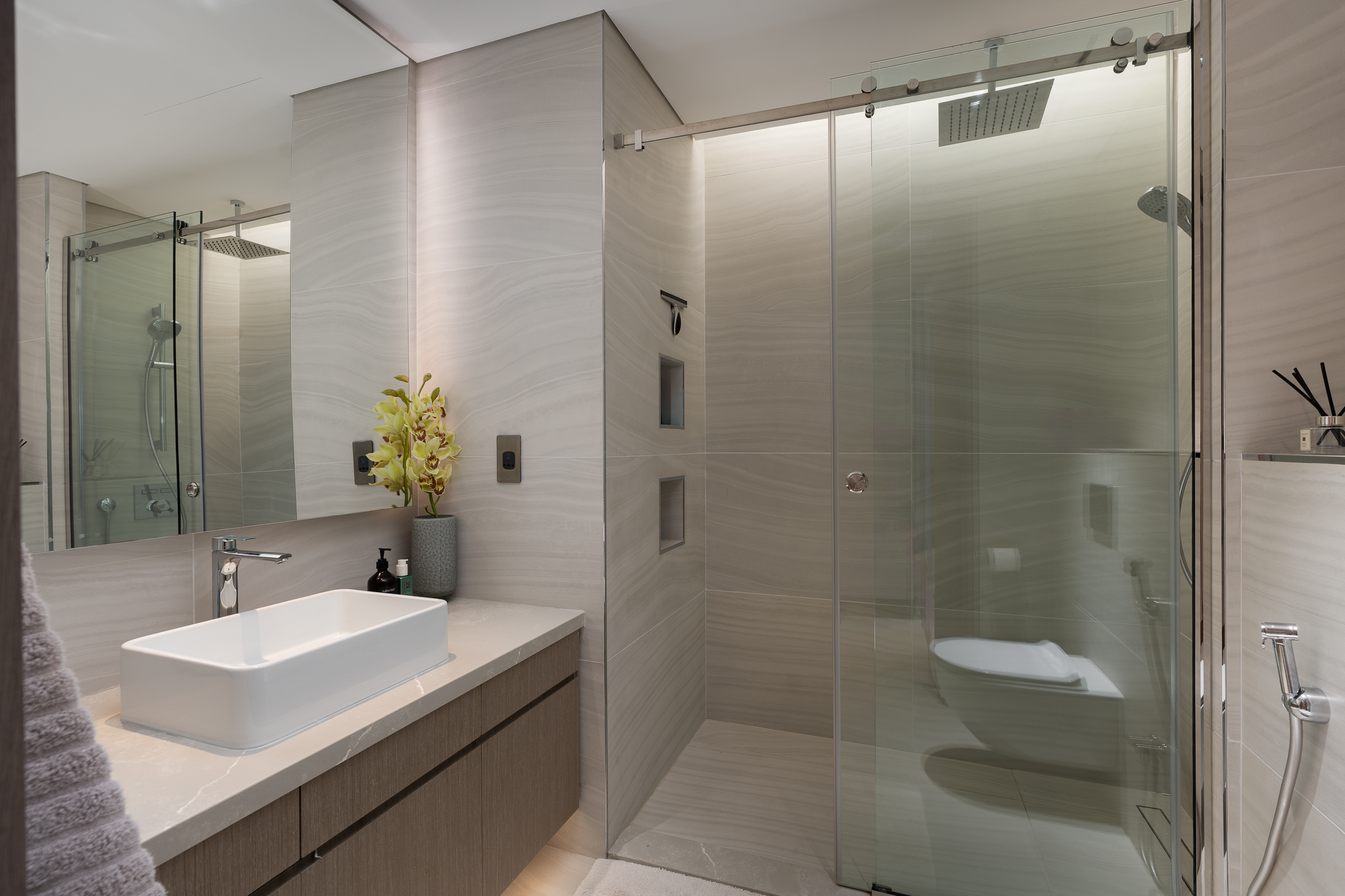  Elegant Sky View Residence in Heart of Downtown - 物件實景