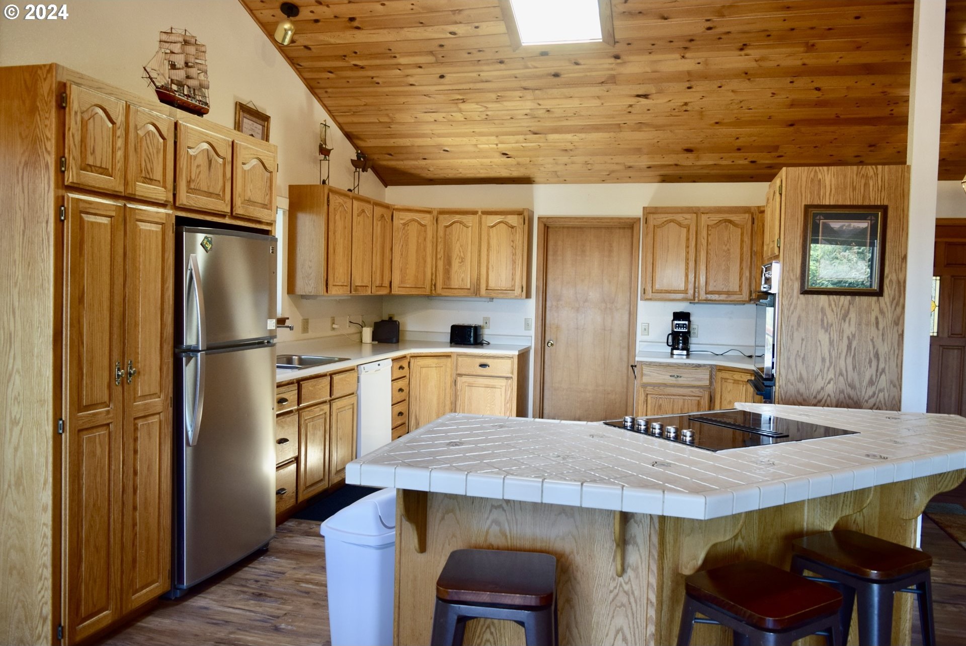 Gold Beach, Oregon, 97444, United States, 3 Bedrooms Bedrooms, ,3 BathroomsBathrooms,Residential,For Sale,1888635