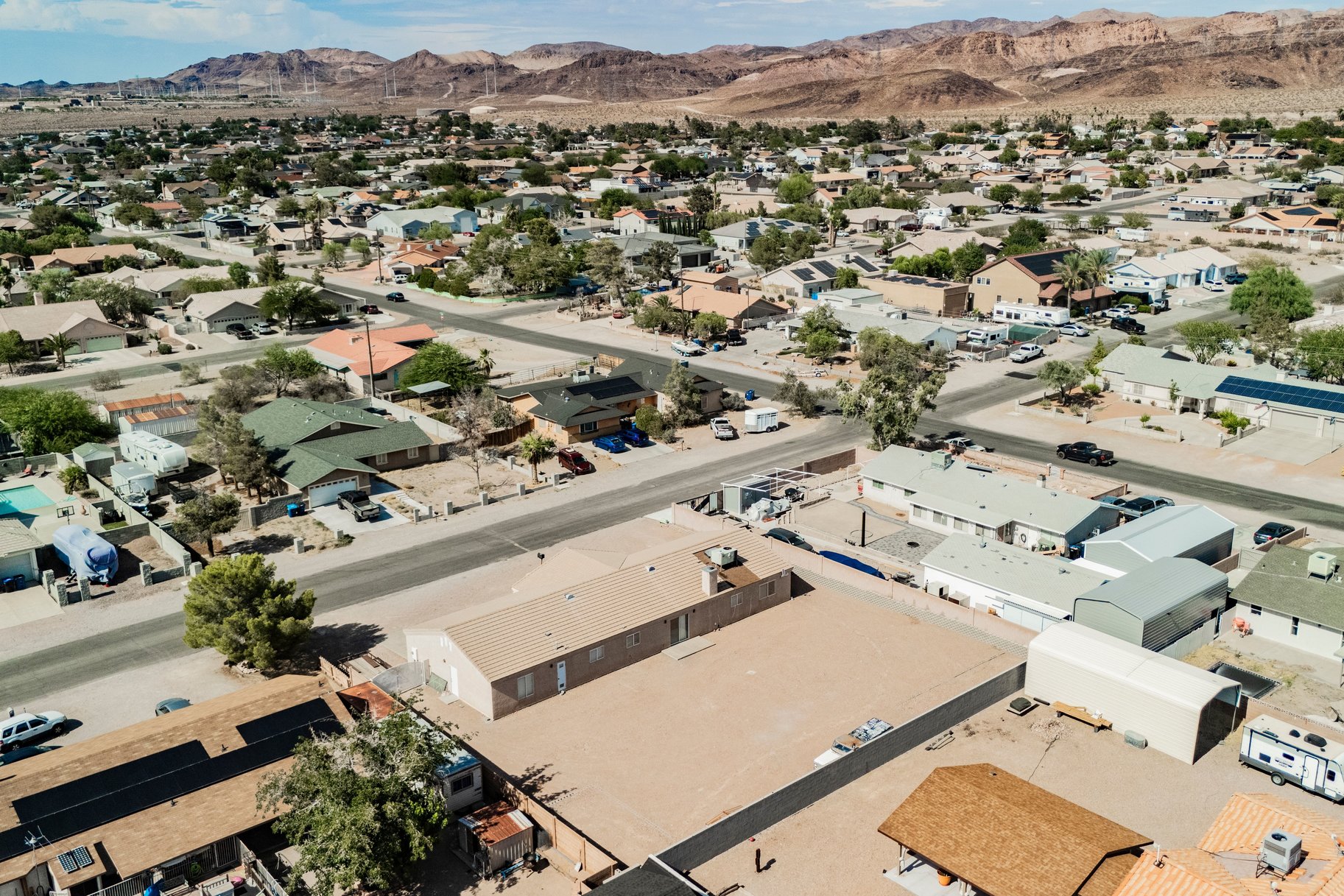  Rare Half Acre Opportunity in Henderson HOA, RV Hookups, Endless Potential - 物件實景