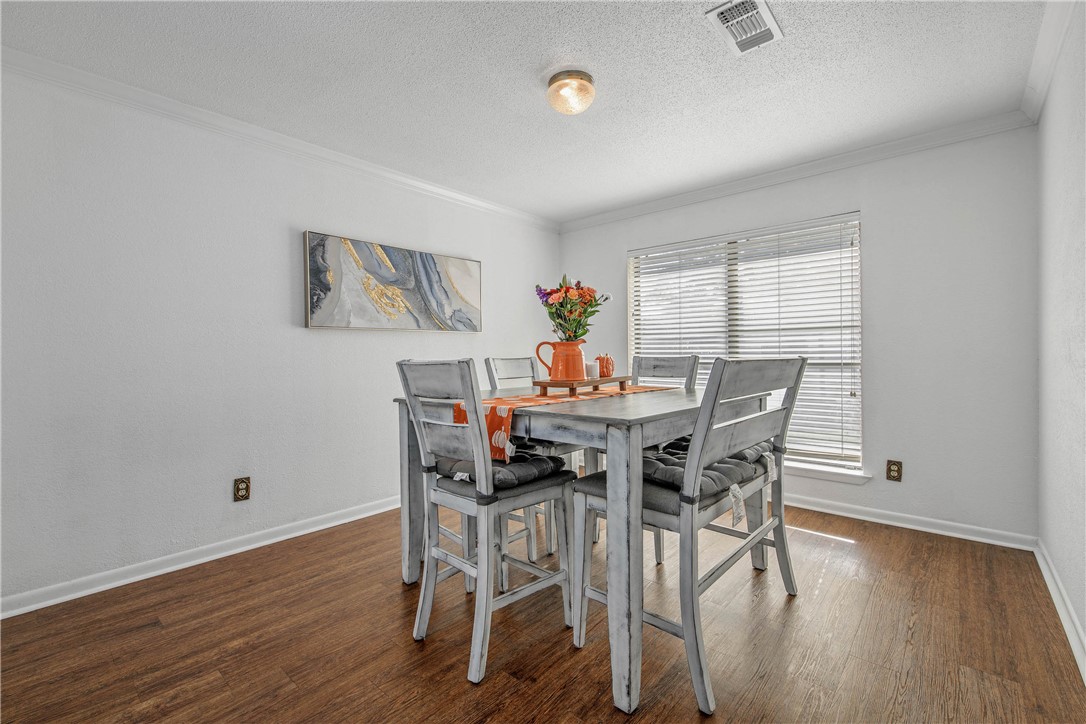 Bryan, Texas, 77802, United States, 3 Bedrooms Bedrooms, ,2 BathroomsBathrooms,Residential,For Sale,1975347