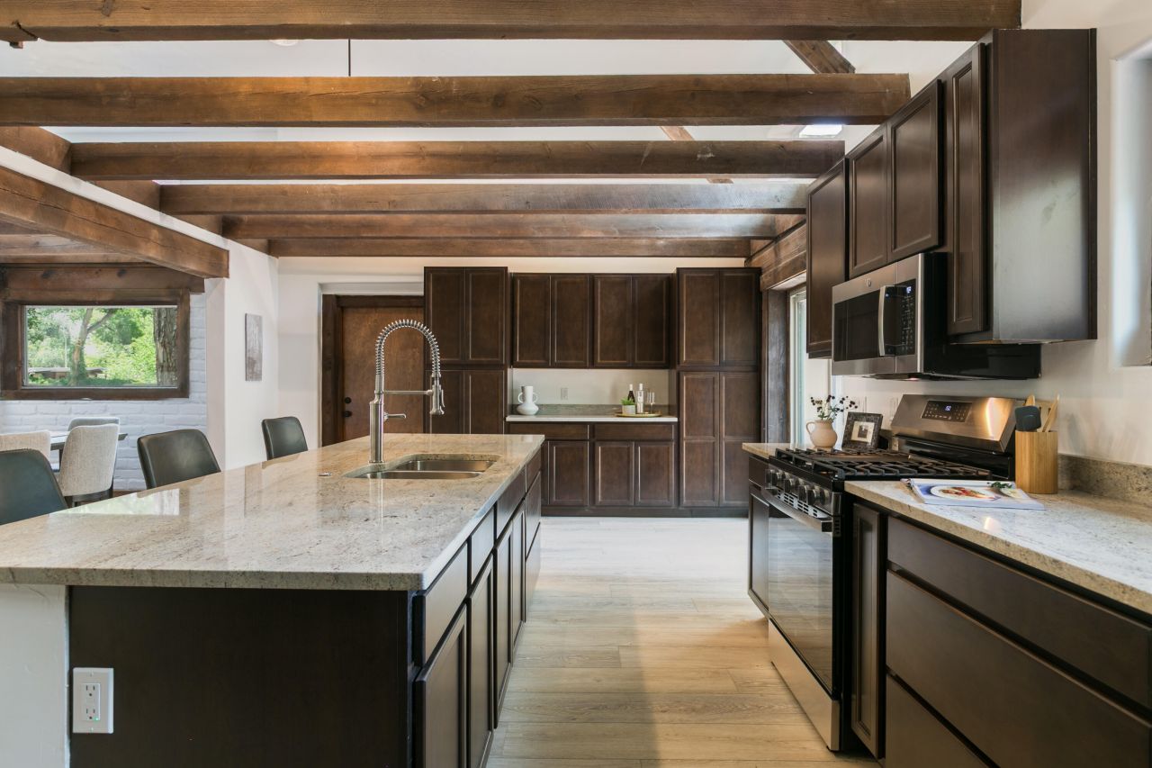 Albuquerque, New Mexico, 87114, United States, 3 Bedrooms Bedrooms, ,3 BathroomsBathrooms,Residential,For Sale,1897507
