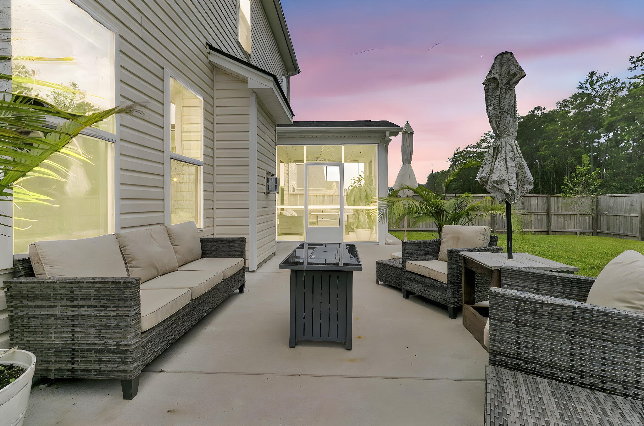 Summerville, South Carolina, 29486, United States, 4 Bedrooms Bedrooms, ,4 BathroomsBathrooms,Residential,For Sale,1974622