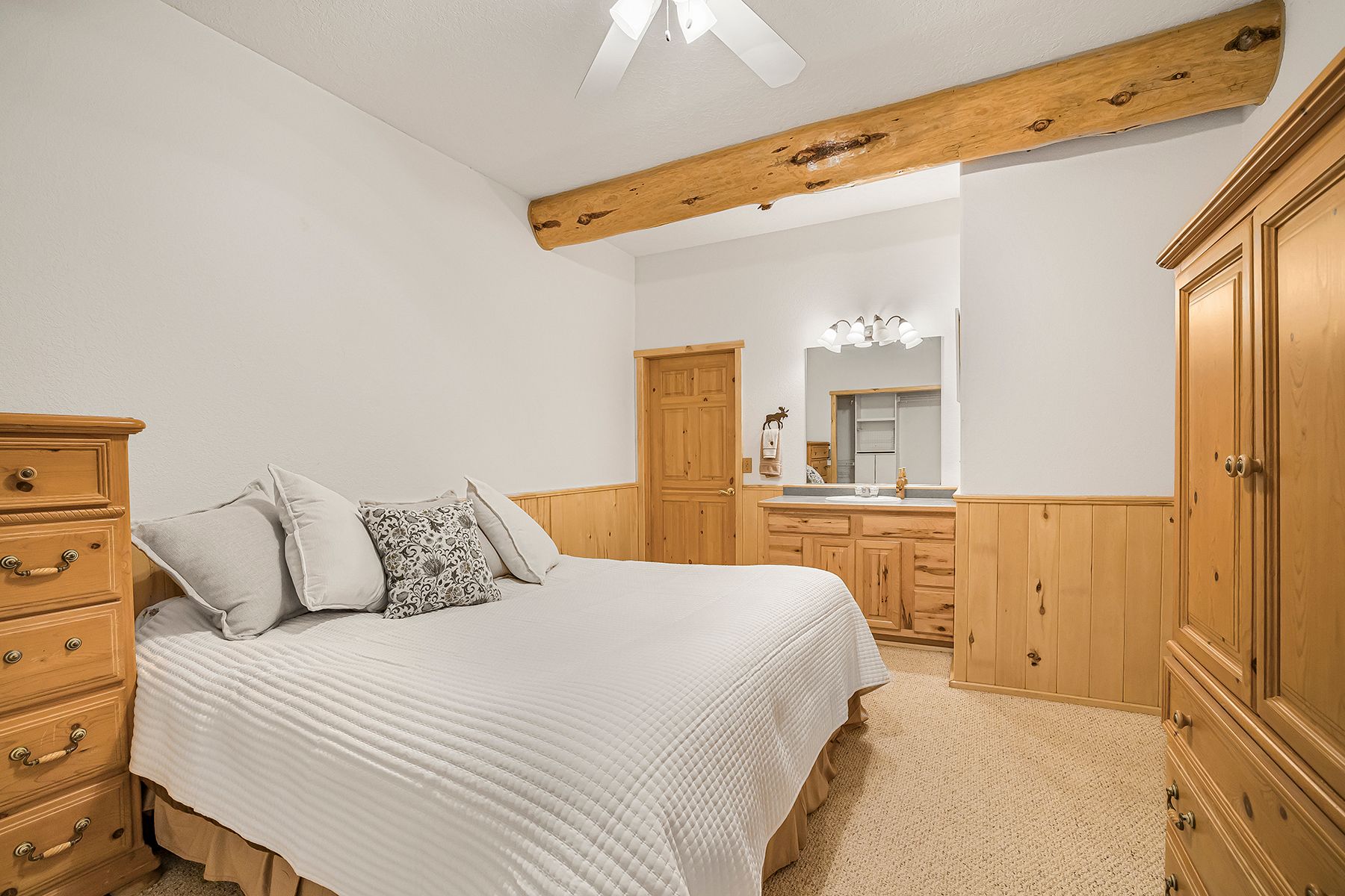  where  the mountains meet mccoy - 物件實景