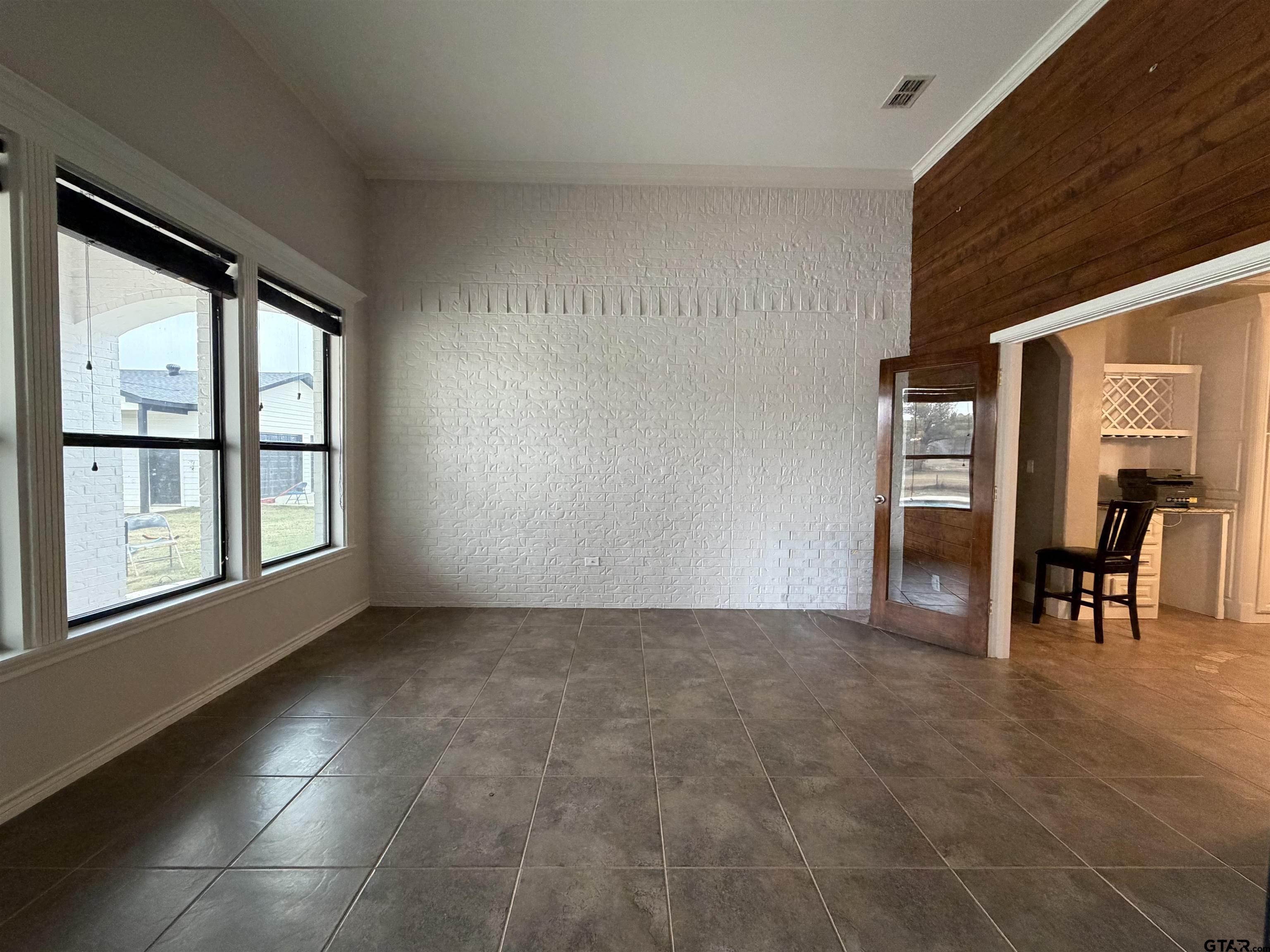 Tyler, Texas, 75704, United States, 4 Bedrooms Bedrooms, ,4 BathroomsBathrooms,Residential,For Sale,2003262