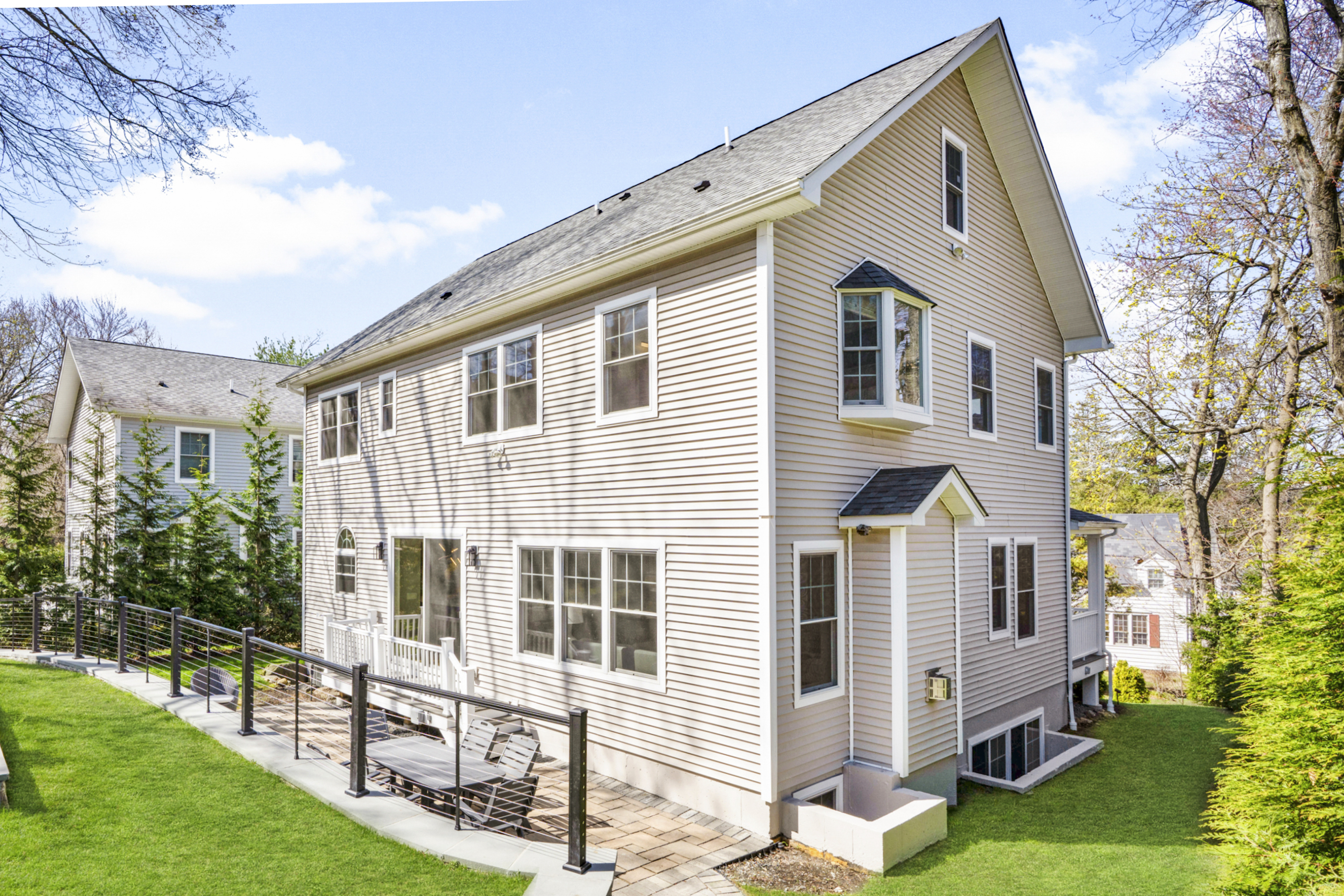  Thoughtfully Designed Custom Home with Inviting Front Porch. - 物件實景