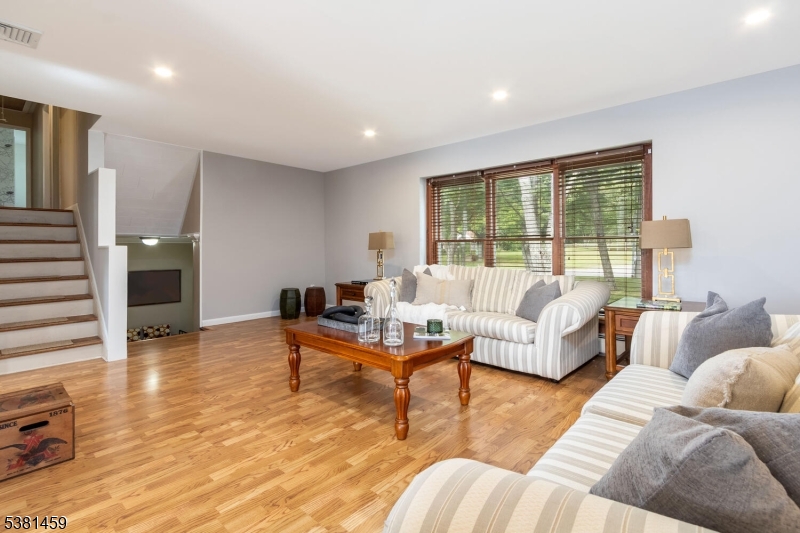 Roxbury Twp., New Jersey, 07876, United States, 4 Bedrooms Bedrooms, ,3 BathroomsBathrooms,Residential,For Sale,1934479