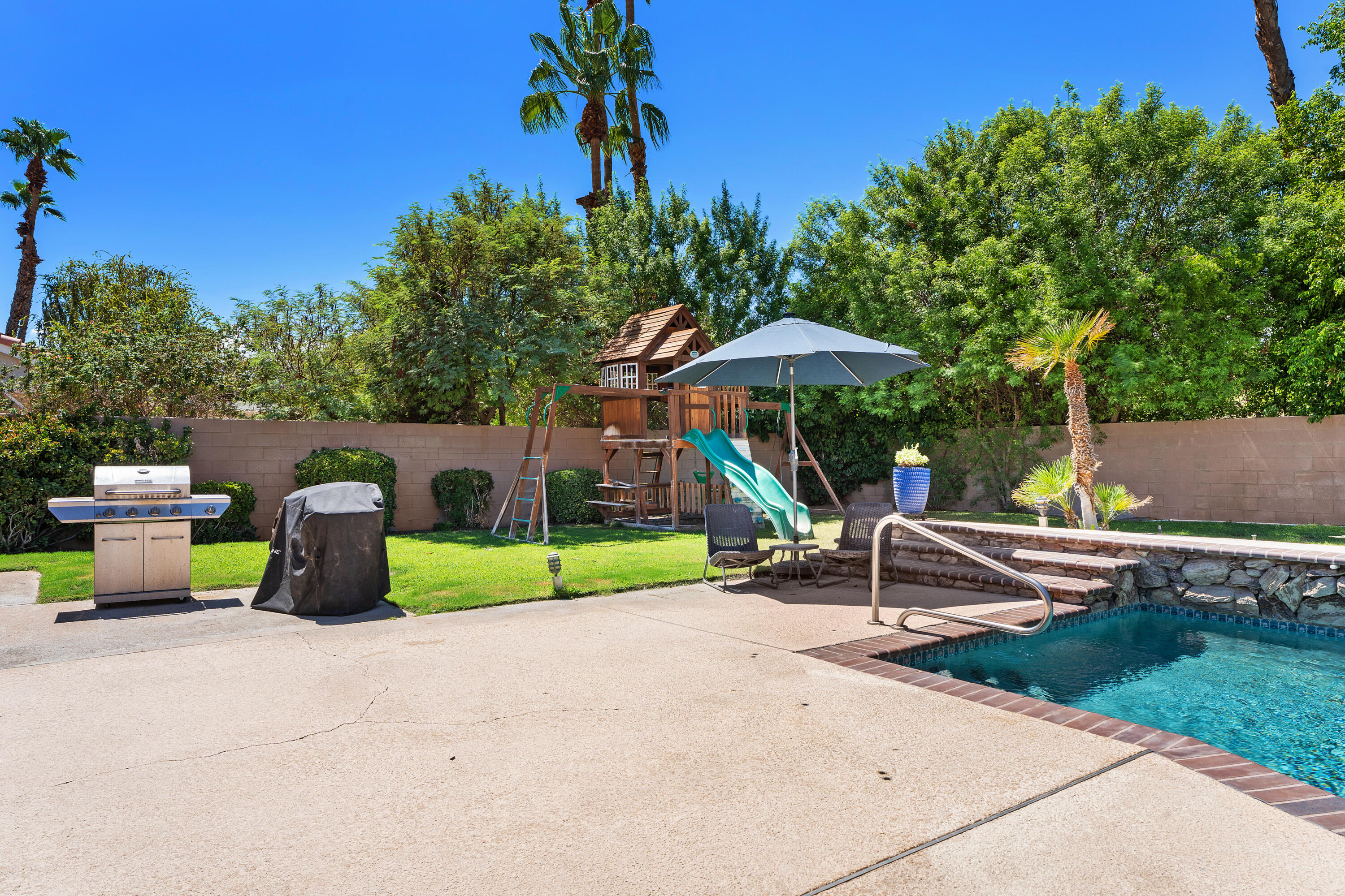 Palm Desert, California, 92211, United States, 4 Bedrooms Bedrooms, ,3 BathroomsBathrooms,Residential,For Sale,1938819