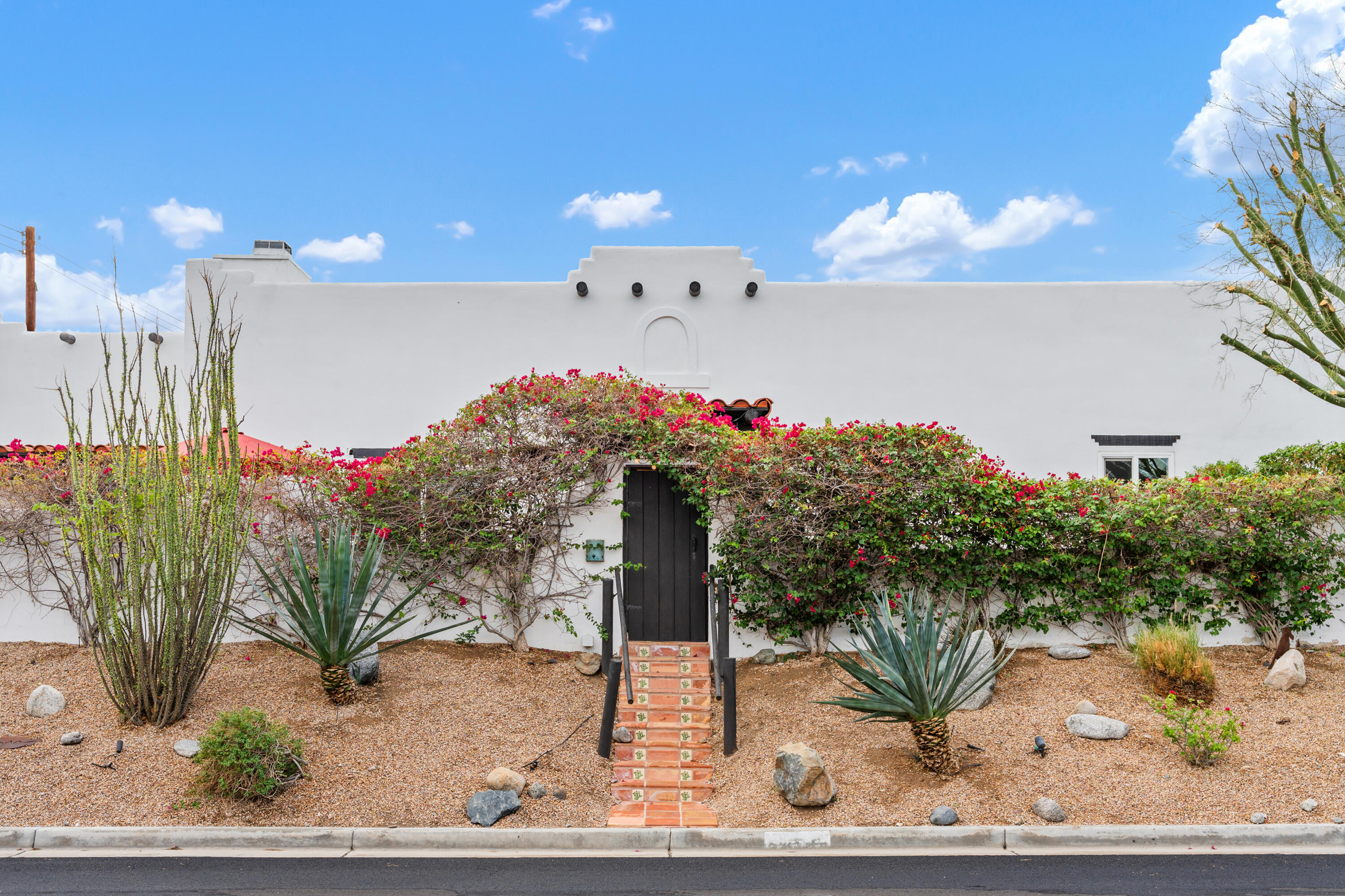 La Quinta, California, 92253, United States, 3 Bedrooms Bedrooms, ,2 BathroomsBathrooms,Residential,For Sale,1995878