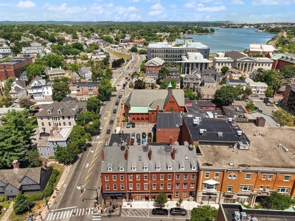 Salem, Massachusetts, 01970, United States, 2 Bedrooms Bedrooms, ,2 BathroomsBathrooms,Residential,For Sale,1896365