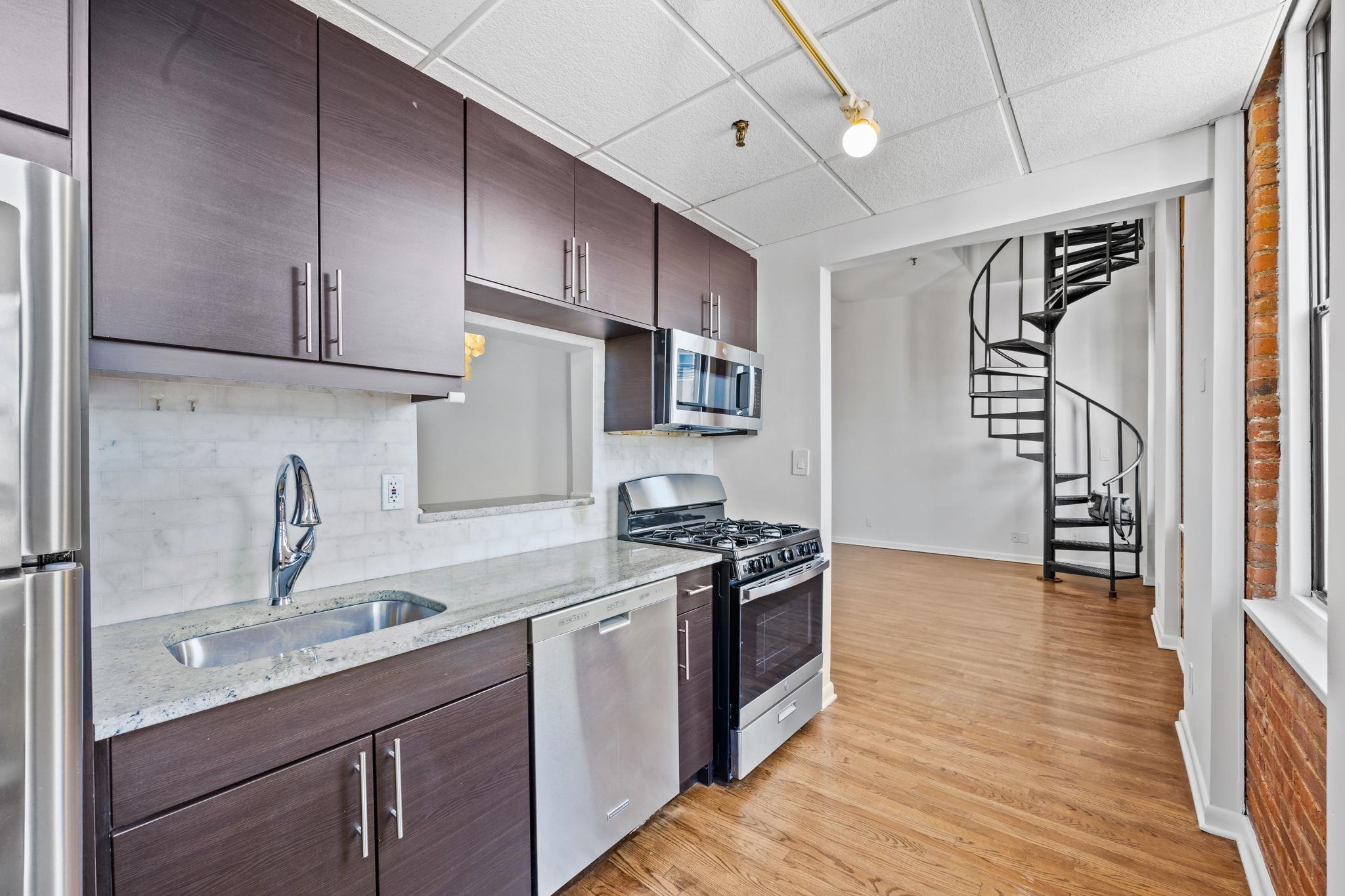 Jersey City, New Jersey, 07302, United States, 2 Bedrooms Bedrooms, ,2 BathroomsBathrooms,Residential,For Sale,1961063