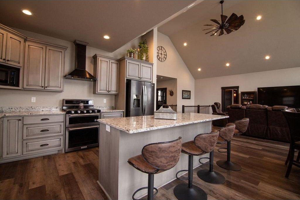 Alexandria, Minnesota, 56308, United States, 4 Bedrooms Bedrooms, ,4 BathroomsBathrooms,Residential,For Sale,2039906