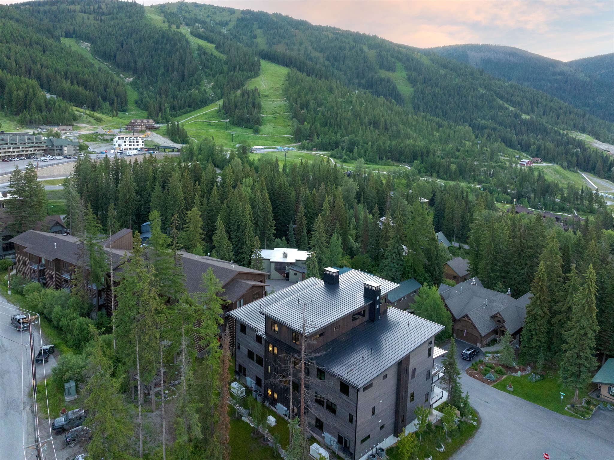  3812 Tamarack Avenue, B - 物件實景