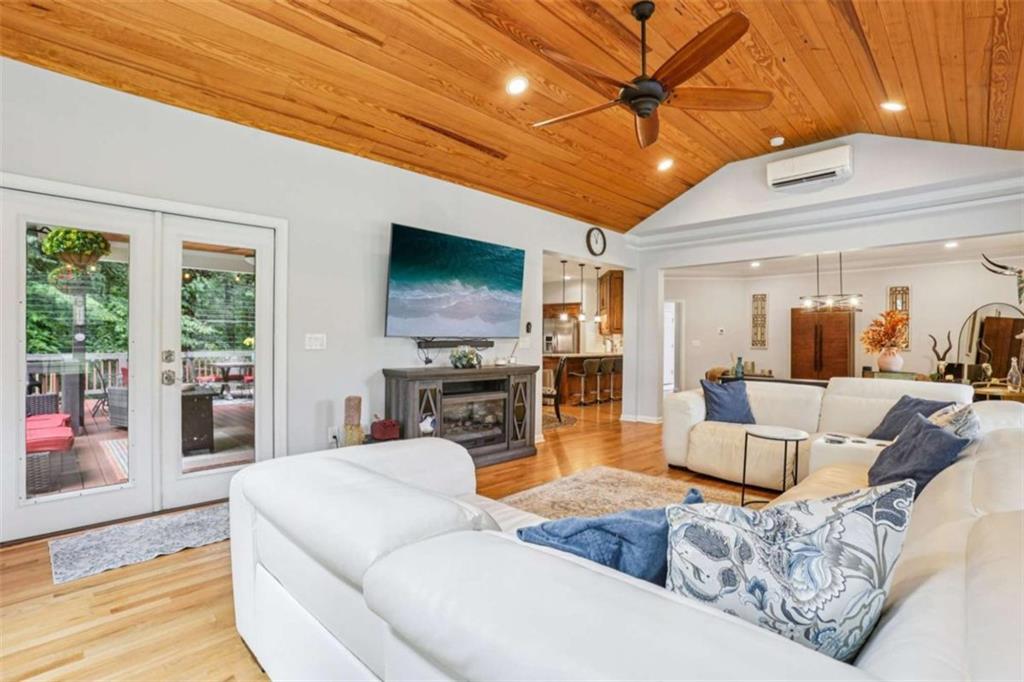 Cumming, Georgia, 30040, United States, 5 Bedrooms Bedrooms, ,4 BathroomsBathrooms,Residential,For Sale,2042471