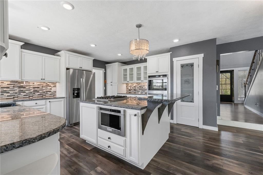 Harrison, Arkansas, 72601, United States, 4 Bedrooms Bedrooms, ,4 BathroomsBathrooms,Residential,For Sale,1993048