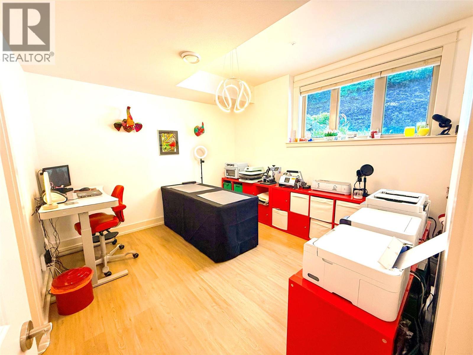 VERNON, British Columbia, V1H 1Y5, CA, 4 Bedrooms Bedrooms, ,2 BathroomsBathrooms,Residential,For Sale,1948063