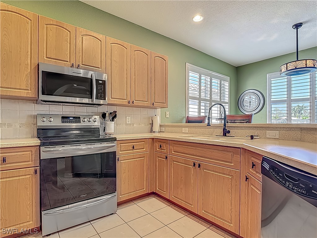 North Fort Myers, Florida, 33917, United States, 3 Bedrooms Bedrooms, ,2 BathroomsBathrooms,Residential,For Sale,1804278