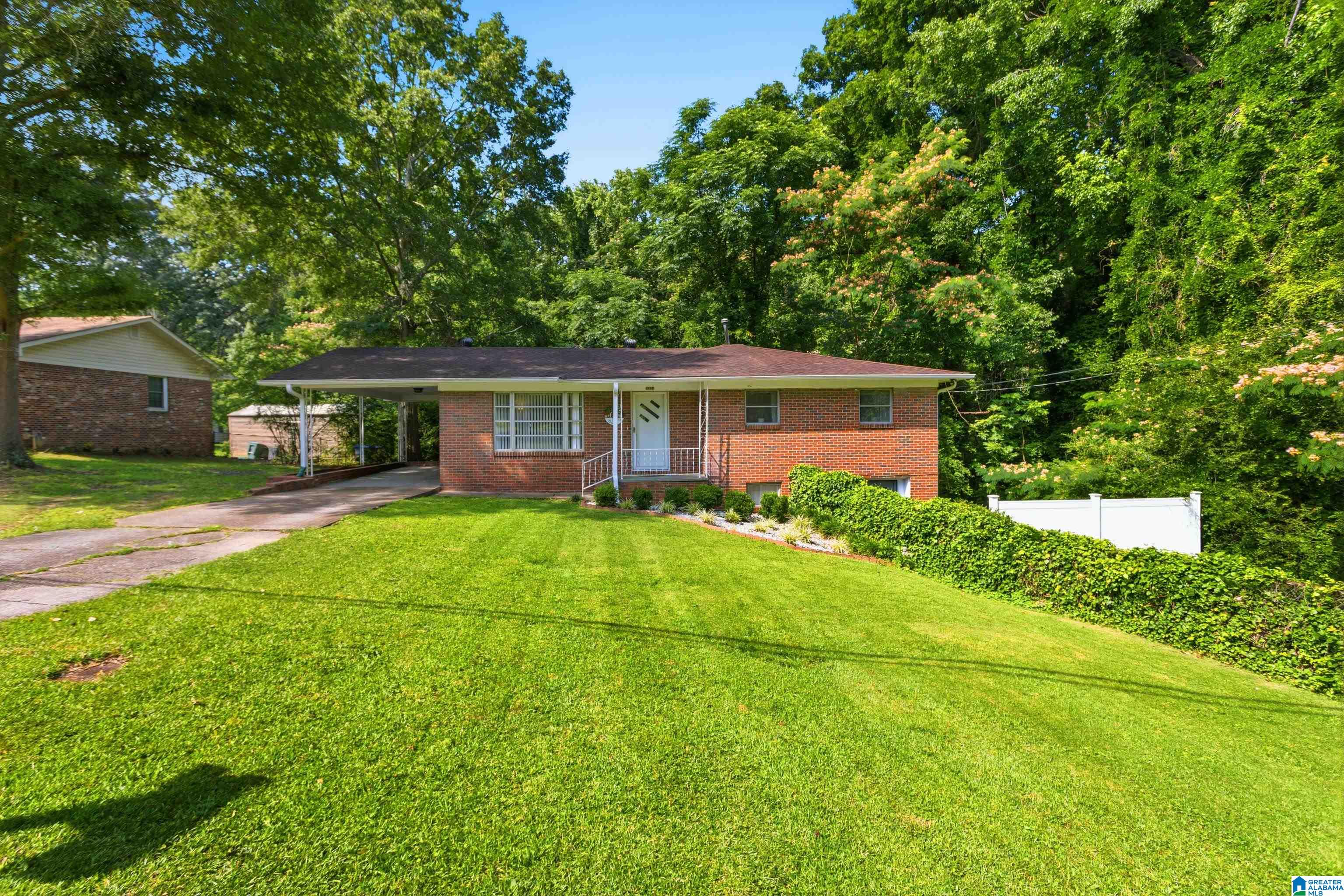 Highland Ave, Adamsville, AL 35005