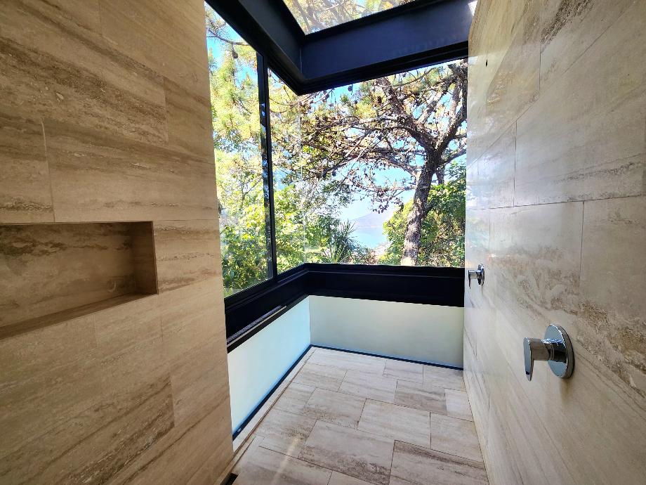 Valle de Bravo, Estado de México, 51200, Mexico, 4 Bedrooms Bedrooms, ,4 BathroomsBathrooms,Residential,For Sale,1722310