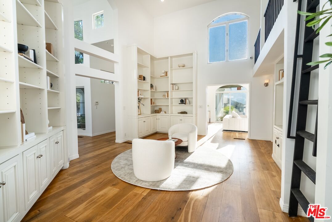 Topanga, California, 90290, United States, 4 Bedrooms Bedrooms, ,4 BathroomsBathrooms,Residential,For Sale,1902057