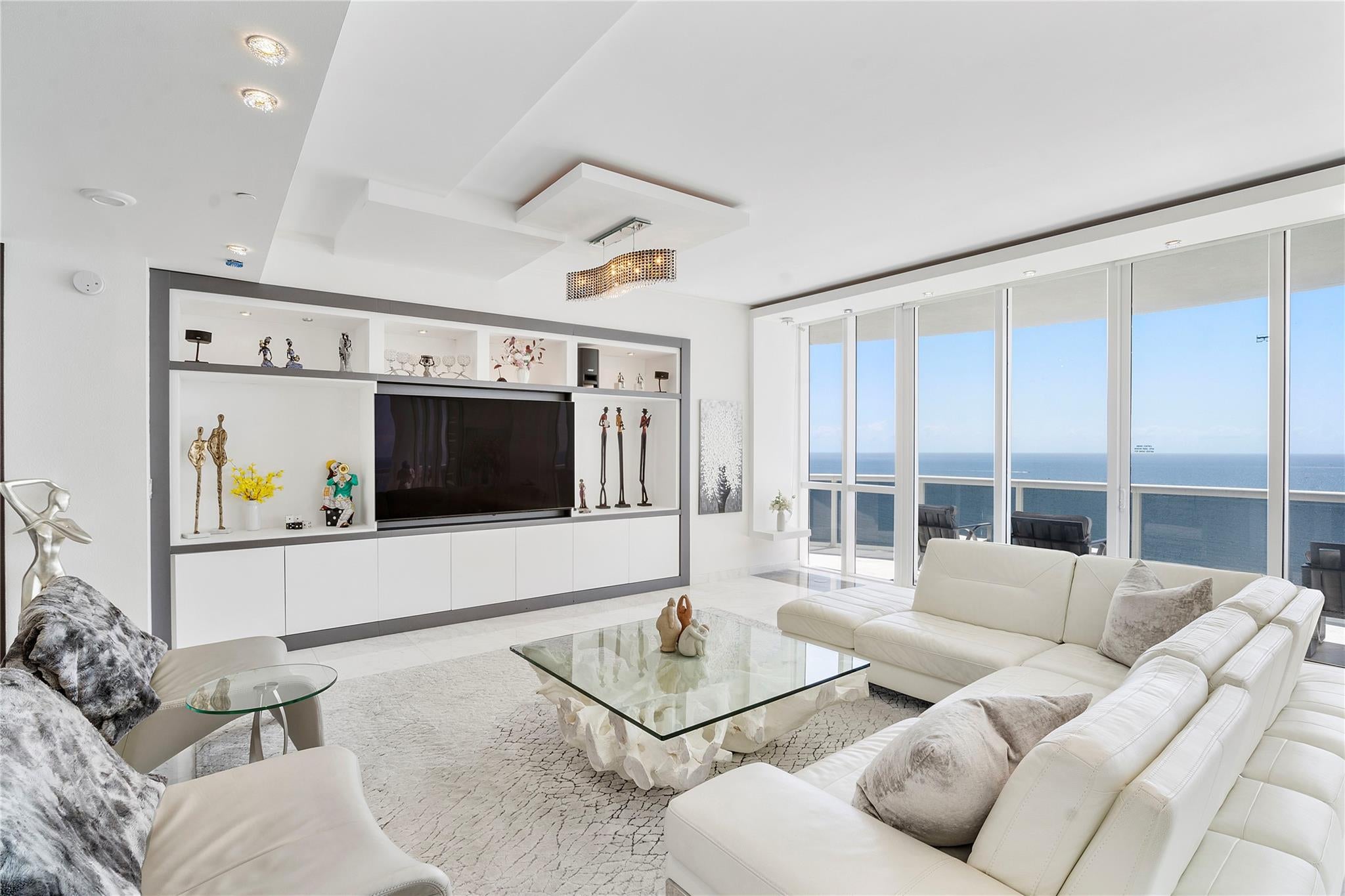Sunny Isles Beach, Florida, 33160, United States, 3 Bedrooms Bedrooms, ,4 BathroomsBathrooms,Residential,For Sale,1824063
