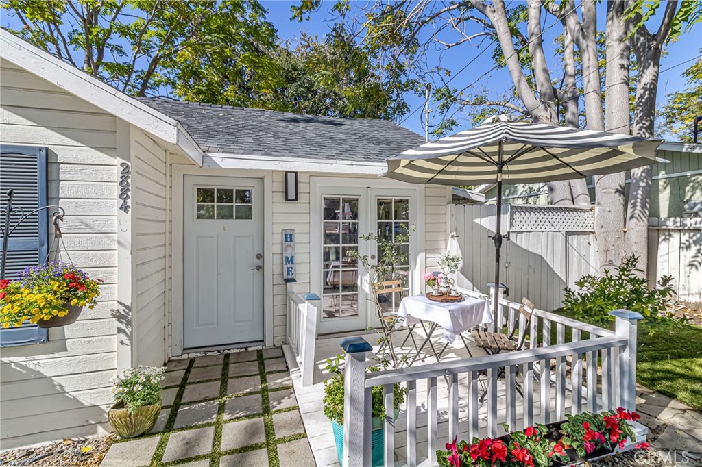 Thousand Oaks, California, 91362, United States, 2 Bedrooms Bedrooms, ,1 BathroomBathrooms,Residential,For Sale,1999225