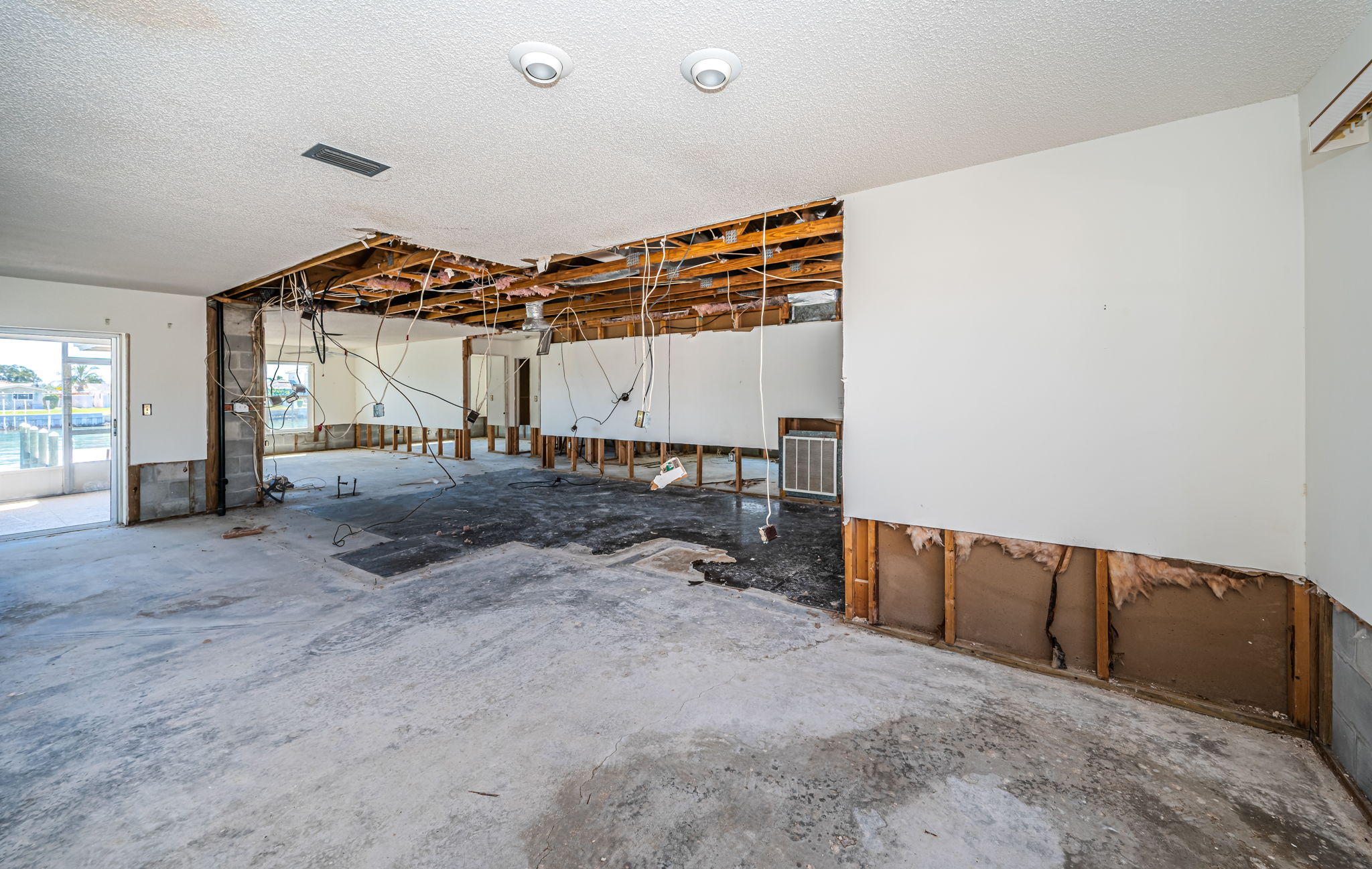 Treasure Island, Florida, 33706, United States, 3 Bedrooms Bedrooms, ,2 BathroomsBathrooms,Residential,For Sale,1976468