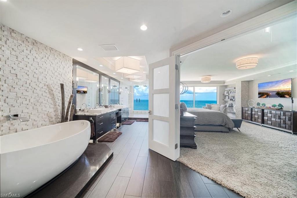 Naples, Florida, 34103, United States, 4 Bedrooms Bedrooms, ,5 BathroomsBathrooms,Residential,For Sale,1988038