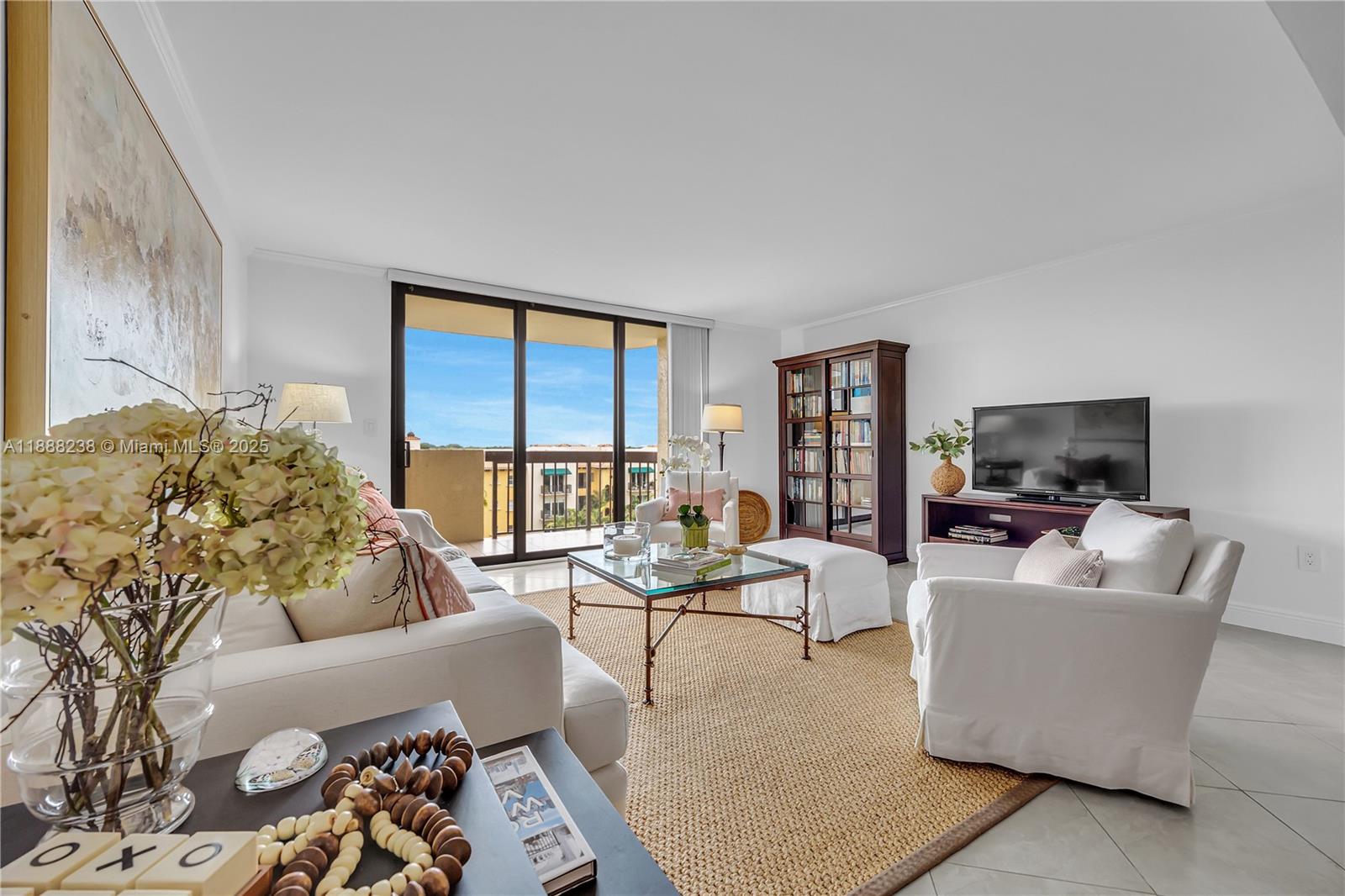 Coral Gables, Florida, 33134, United States, 2 Bedrooms Bedrooms, ,3 BathroomsBathrooms,Residential,For Sale,1987506