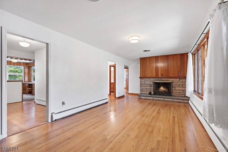 Clifton City, New Jersey, 07013-1523, United States, 3 Bedrooms Bedrooms, ,1 BathroomBathrooms,Residential,For Sale,1944968