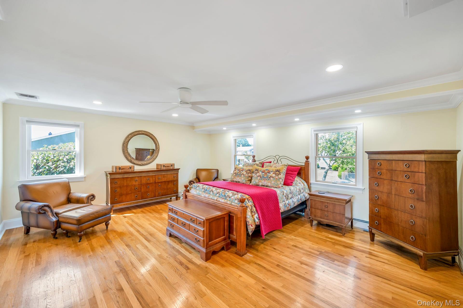 Hauppauge, New York, 11788, United States, 4 Bedrooms Bedrooms, ,3 BathroomsBathrooms,Residential,For Sale,1926093