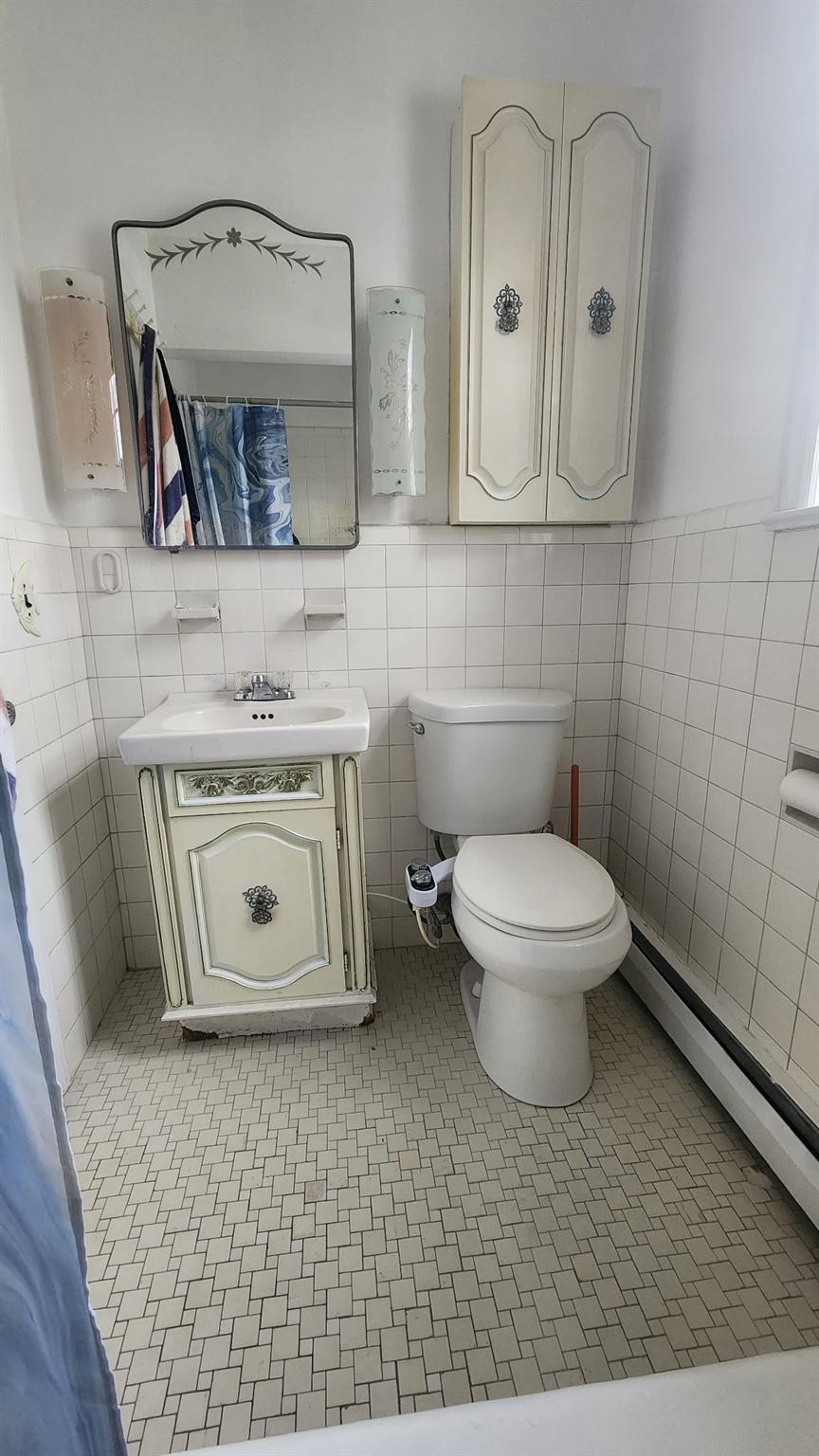 Malverne, New York, 11565, United States, 4 Bedrooms Bedrooms, ,2 BathroomsBathrooms,Residential,For Sale,1907627