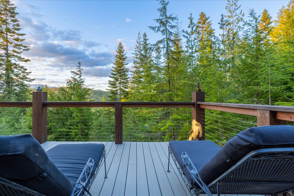 Sagle, Idaho, 83860, United States, 3 Bedrooms Bedrooms, ,4 BathroomsBathrooms,Residential,For Sale,1976949