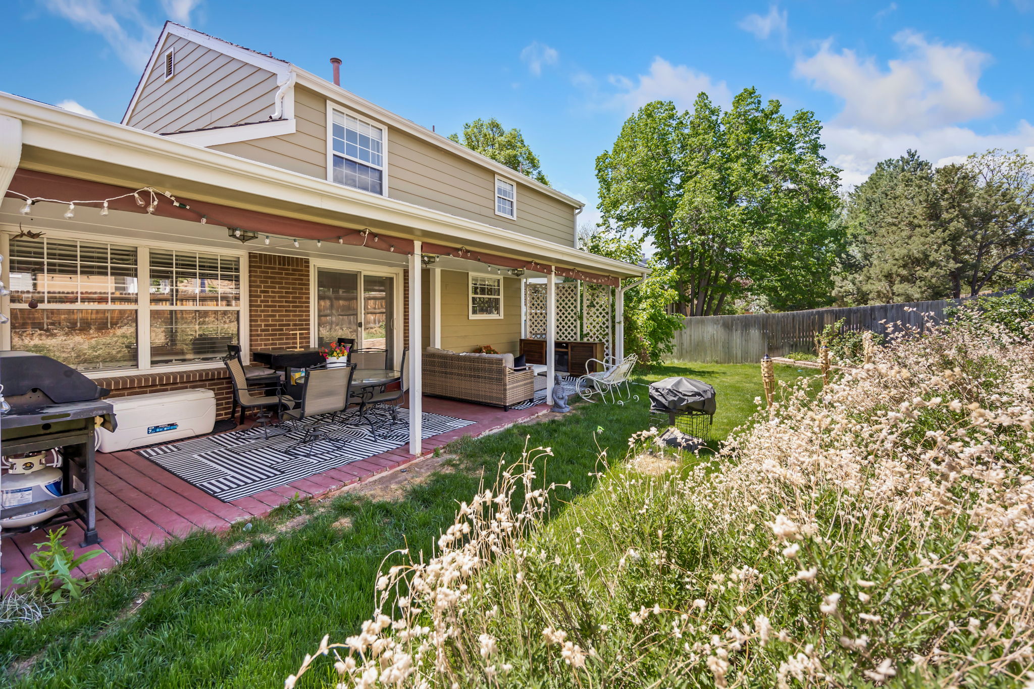  Spacious 5-bedroom, 4-bath home in the highly sought-after Governors Ranch - 物件實景