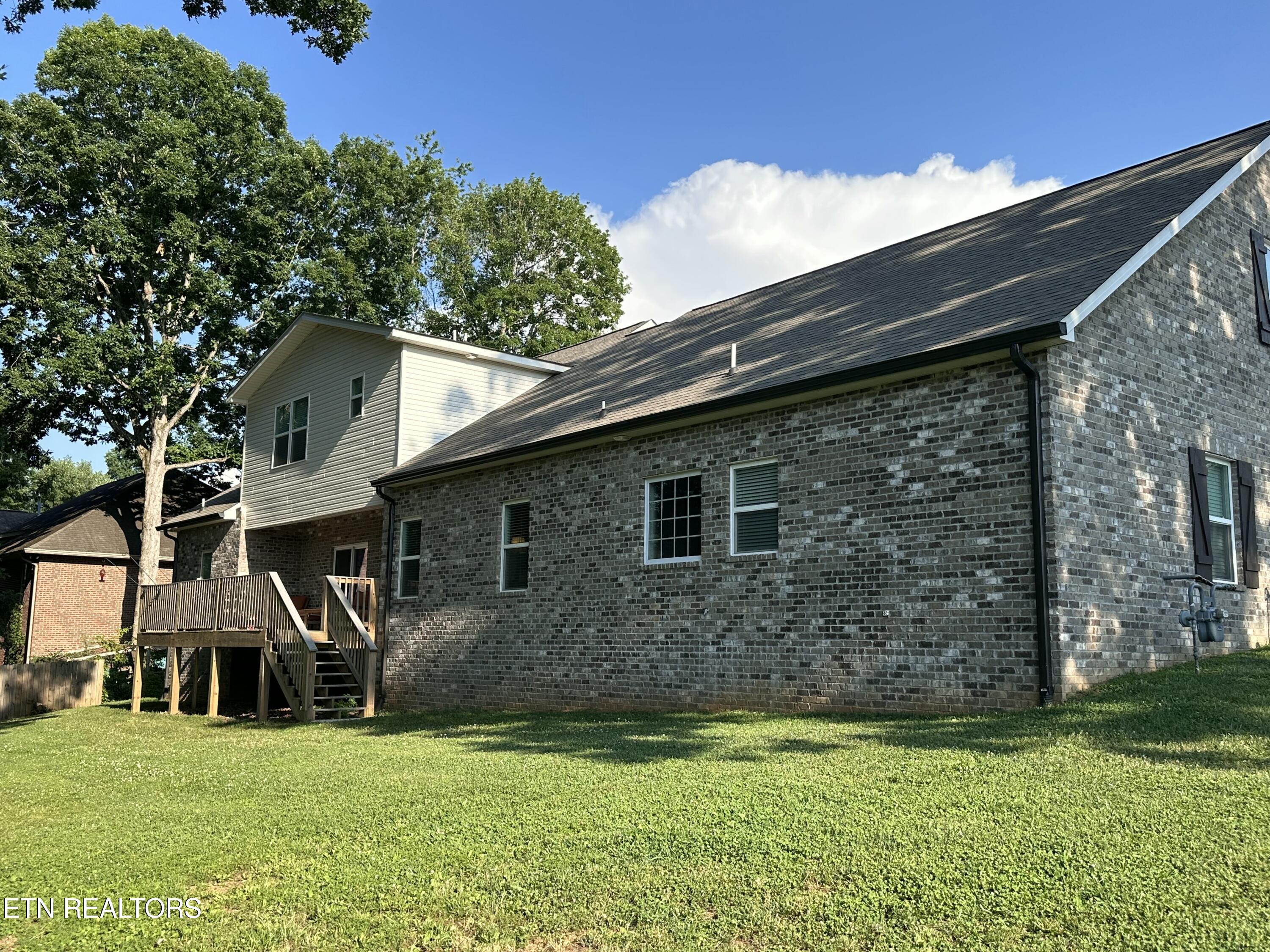 Maryville, Tennessee, 37804, United States, 5 Bedrooms Bedrooms, ,3 BathroomsBathrooms,Residential,For Sale,1927835