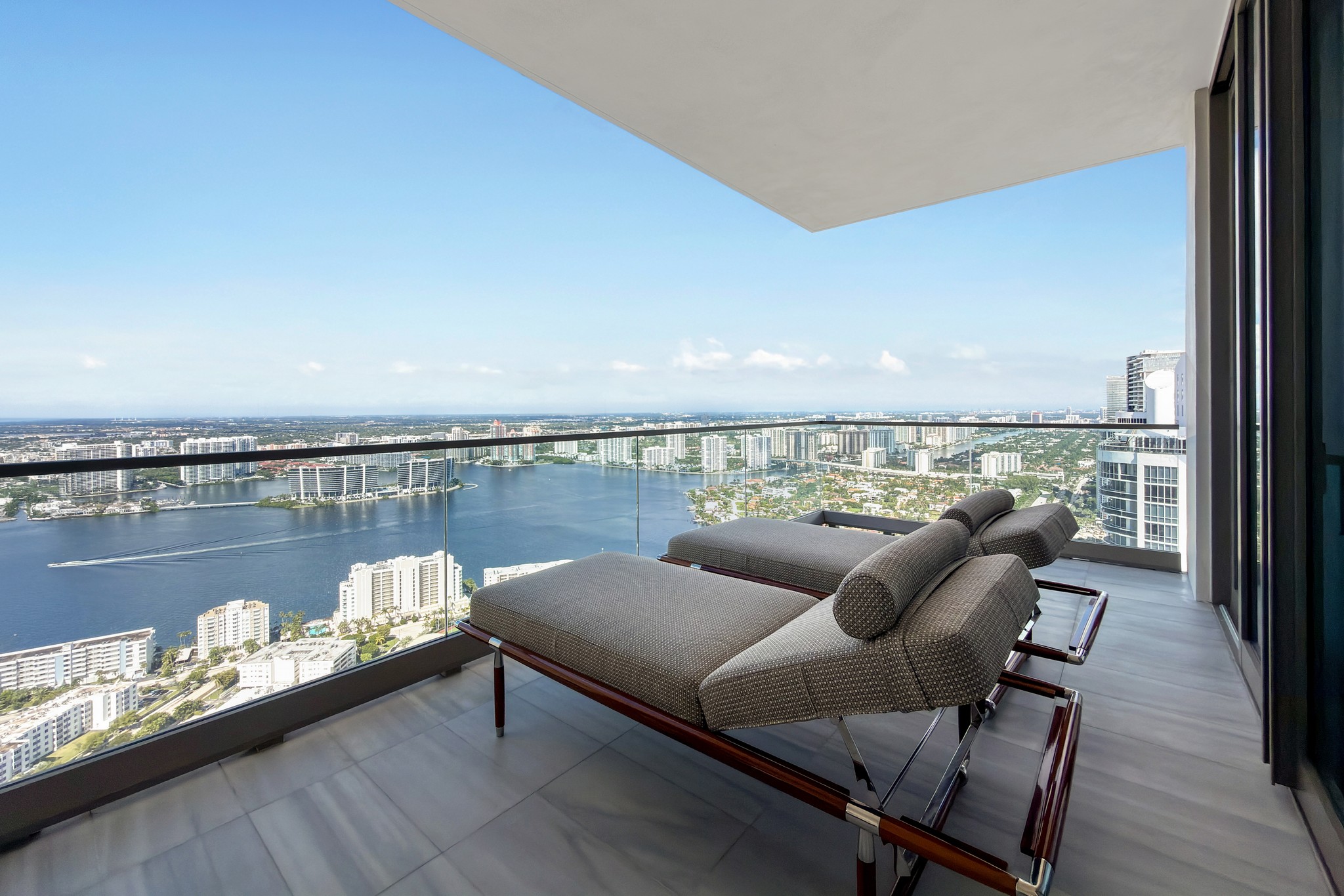  17975 Collins Ave, Sunny Isles Beach, FL, 33160 - 物件實景