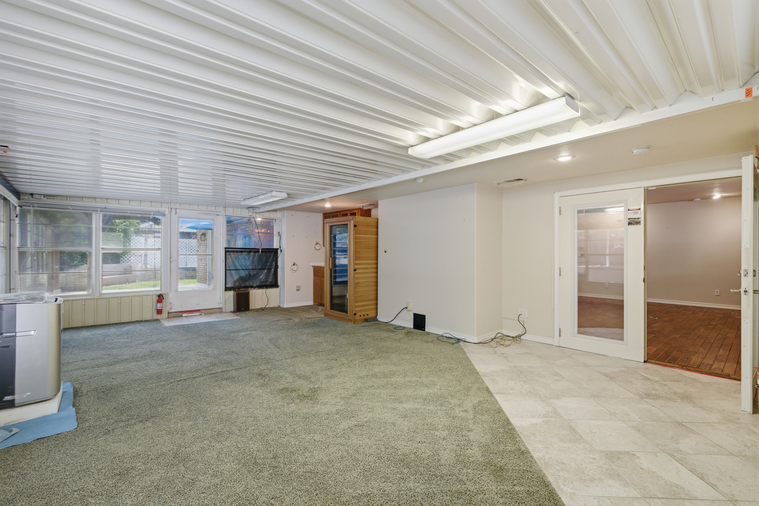  Spacious Charming Home  Updates  Comfortable Layout - 物件實景