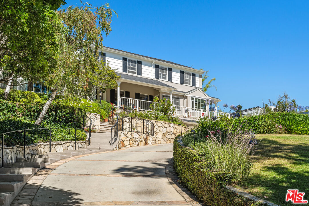 Los Angeles, California, 90024, United States, 6 Bedrooms Bedrooms, ,6 BathroomsBathrooms,Residential,For Sale,1925414