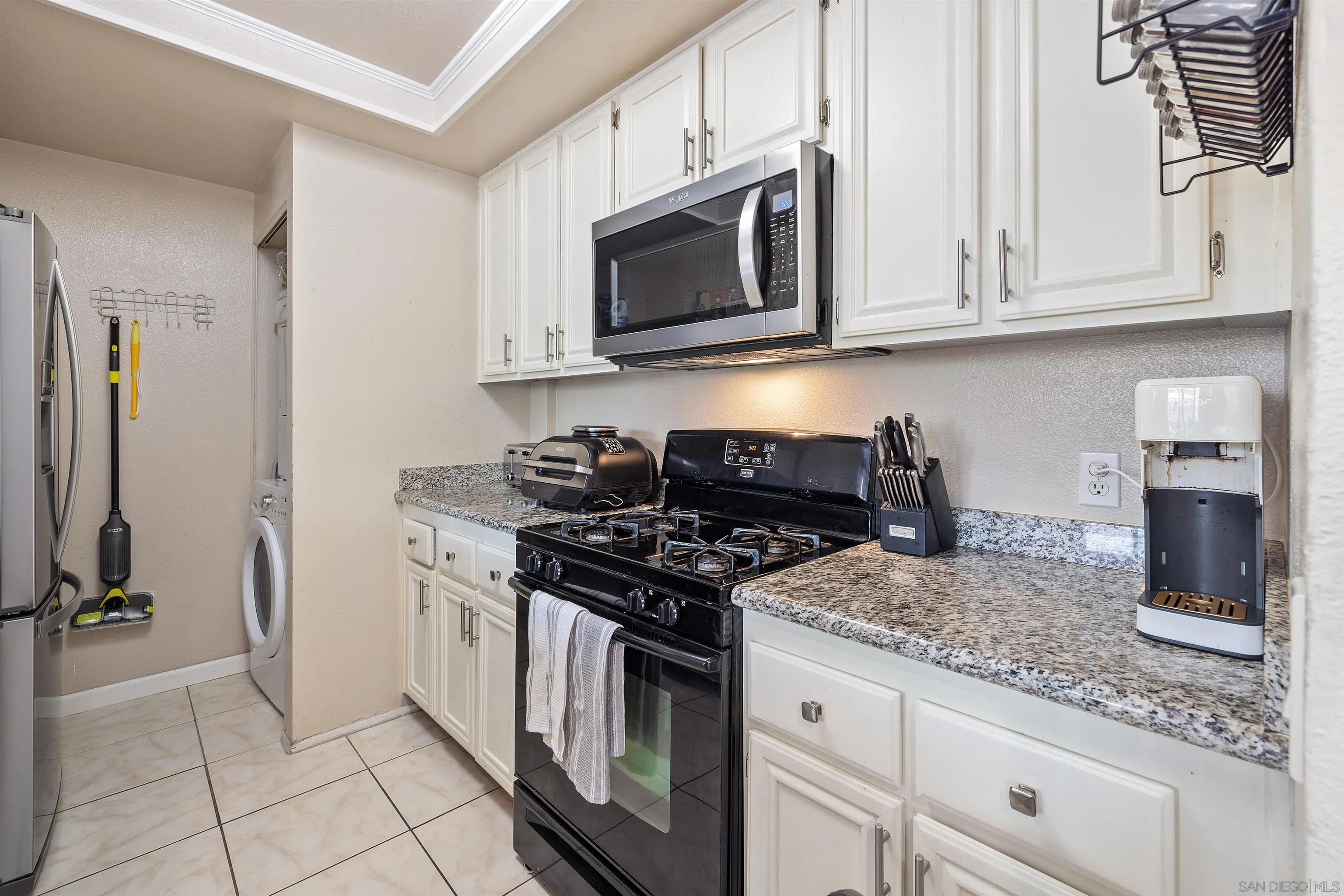 Spring Valley, California, 91978, United States, 2 Bedrooms Bedrooms, ,2 BathroomsBathrooms,Residential,For Sale,1939286