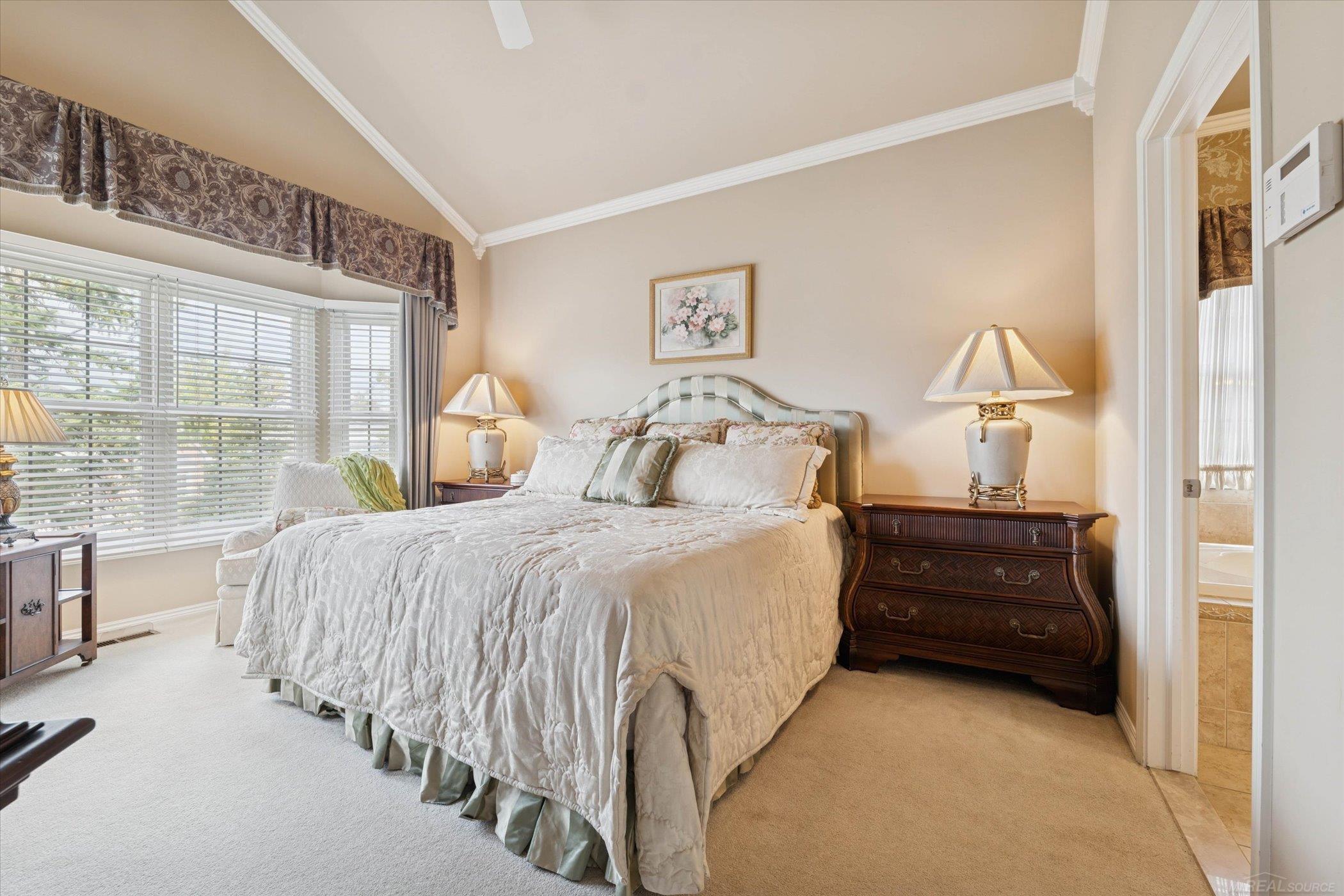 Oakland Twp, Michigan, 48306, United States, 2 Bedrooms Bedrooms, ,4 BathroomsBathrooms,Residential,For Sale,1984320