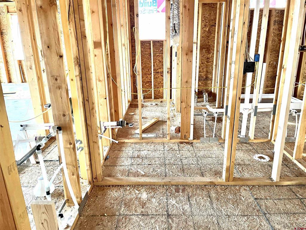 Montrose, Colorado, 81401, United States, 3 Bedrooms Bedrooms, ,2 BathroomsBathrooms,Residential,For Sale,1983770