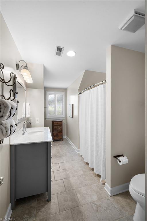 Lexington, North Carolina, 27292, United States, 3 Bedrooms Bedrooms, ,3 BathroomsBathrooms,Residential,For Sale,1925490