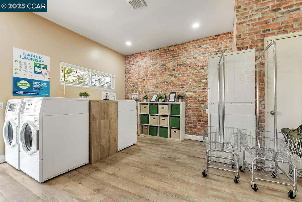 Moraga, California, 94556, United States, 2 Bedrooms Bedrooms, ,1 BathroomBathrooms,Residential,For Sale,1994514