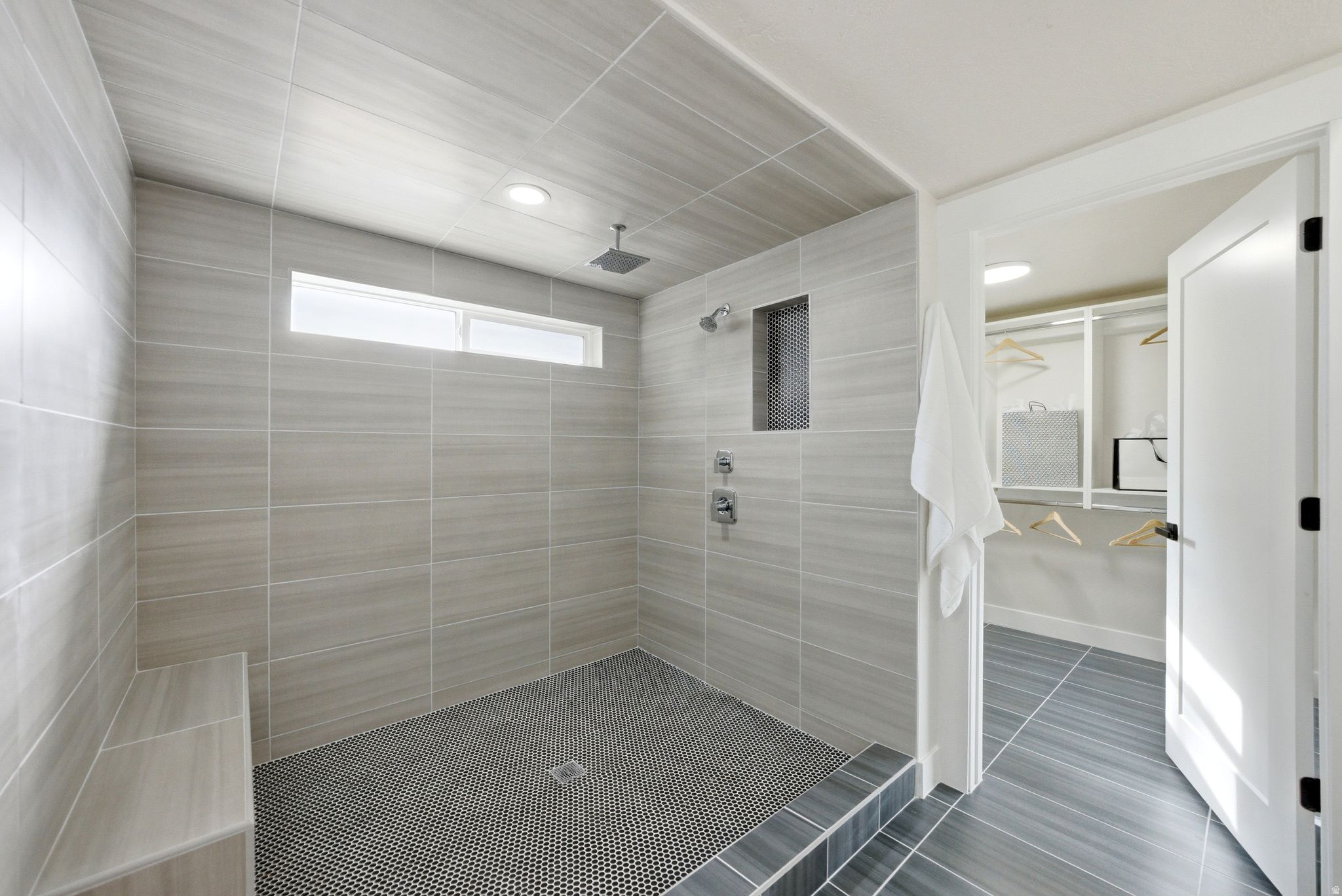 Salt Lake City, Utah, 84105, United States, 4 Bedrooms Bedrooms, ,2 BathroomsBathrooms,Residential,For Sale,2001722