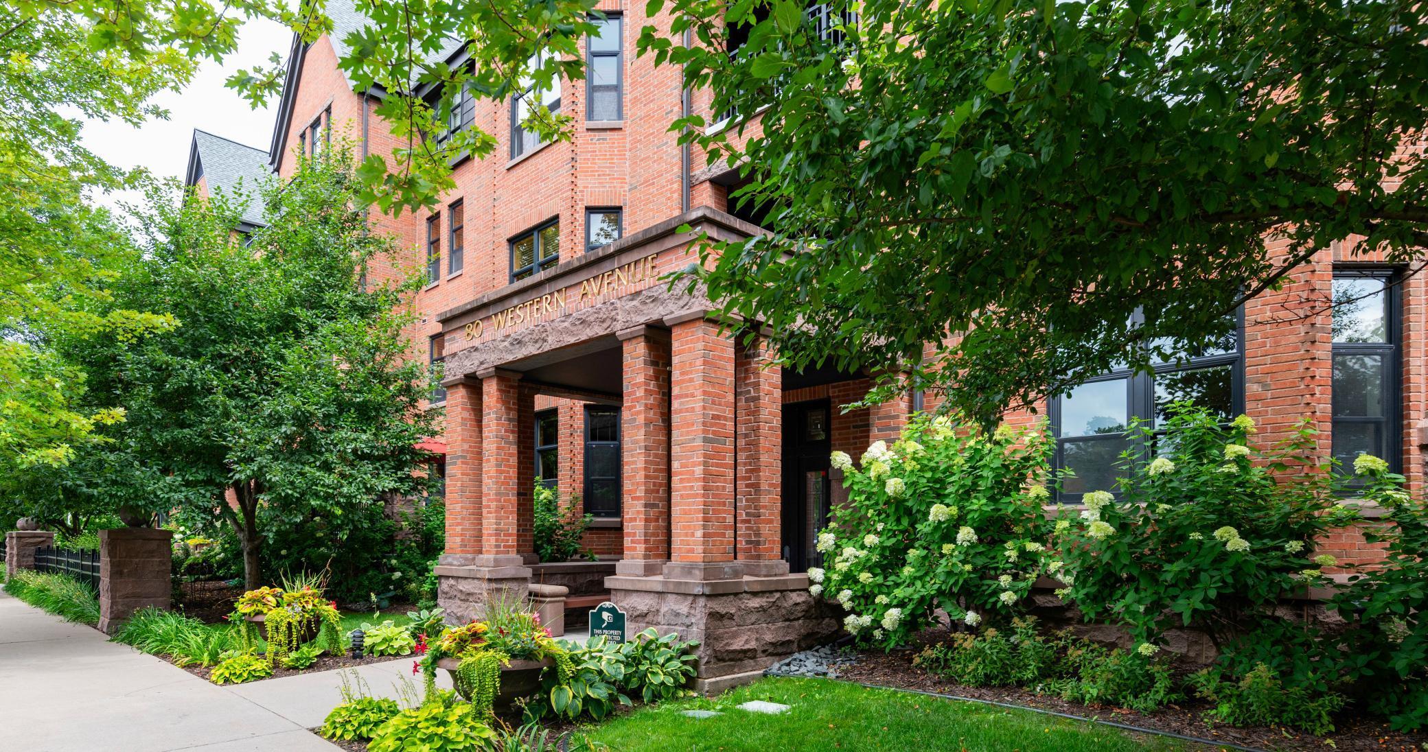 Saint Paul, Minnesota, 55102, United States, 2 Bedrooms Bedrooms, ,2 BathroomsBathrooms,Residential,For Sale,1919474