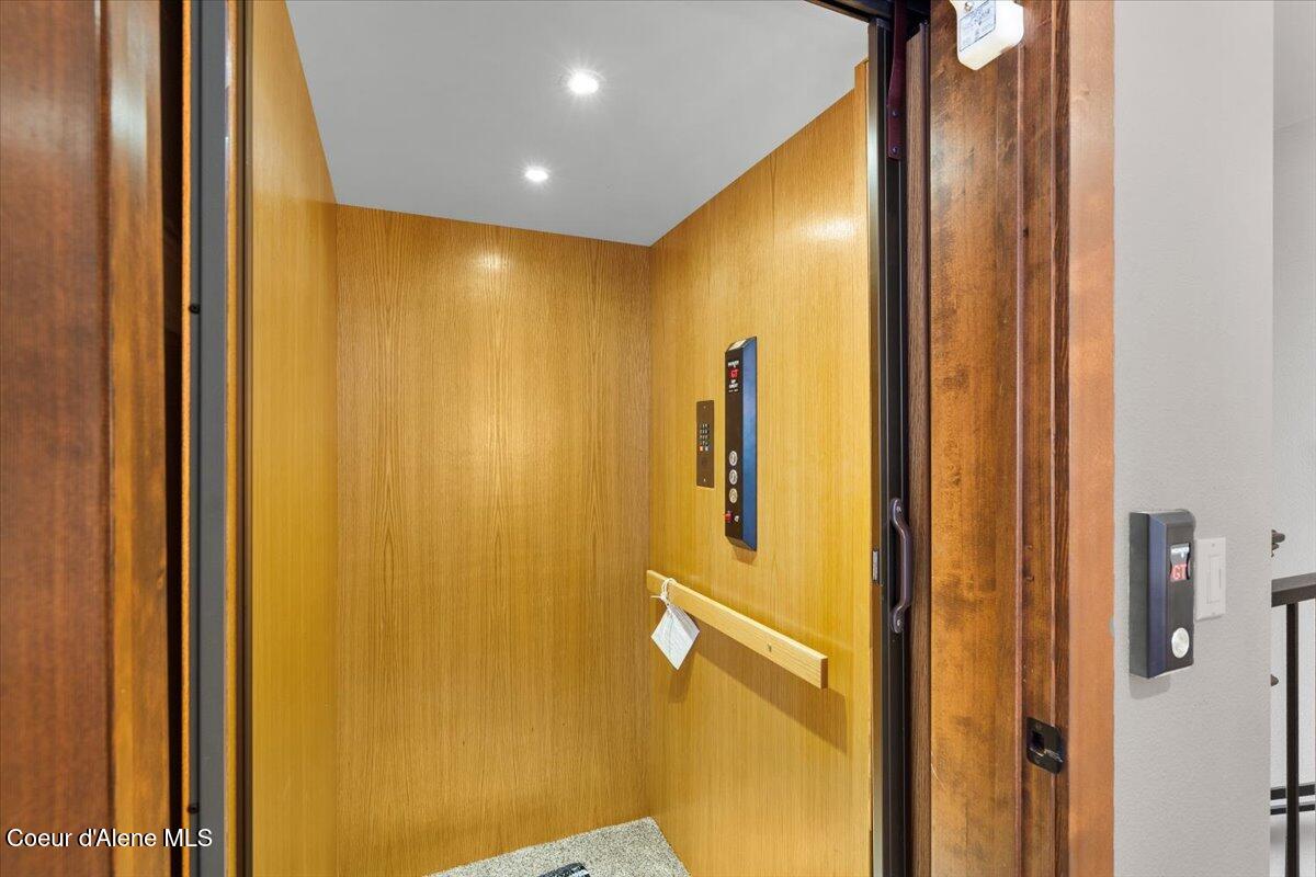 Coeur D'alene, Idaho, 83814, United States, 2 Bedrooms Bedrooms, ,1 BathroomBathrooms,Residential,For Sale,1761897
