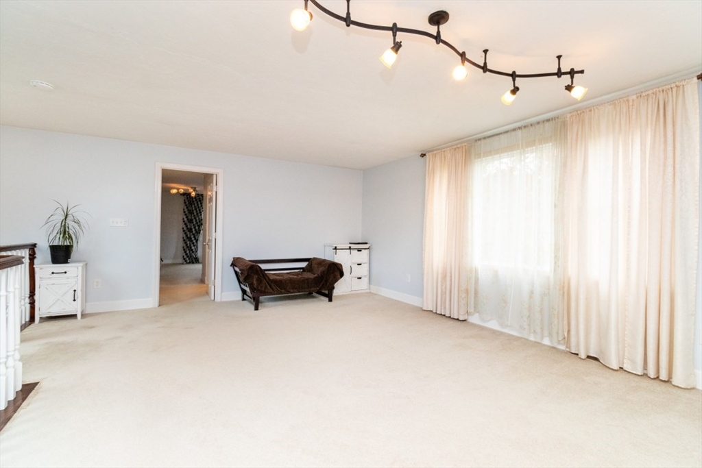 Stoughton, Massachusetts, 02072, United States, 4 Bedrooms Bedrooms, ,3 BathroomsBathrooms,Residential,For Sale,1987663