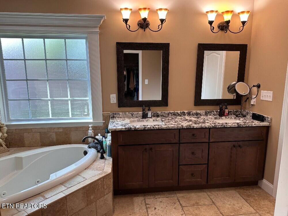 Maryville, Tennessee, 37804, United States, 5 Bedrooms Bedrooms, ,3 BathroomsBathrooms,Residential,For Sale,1927835