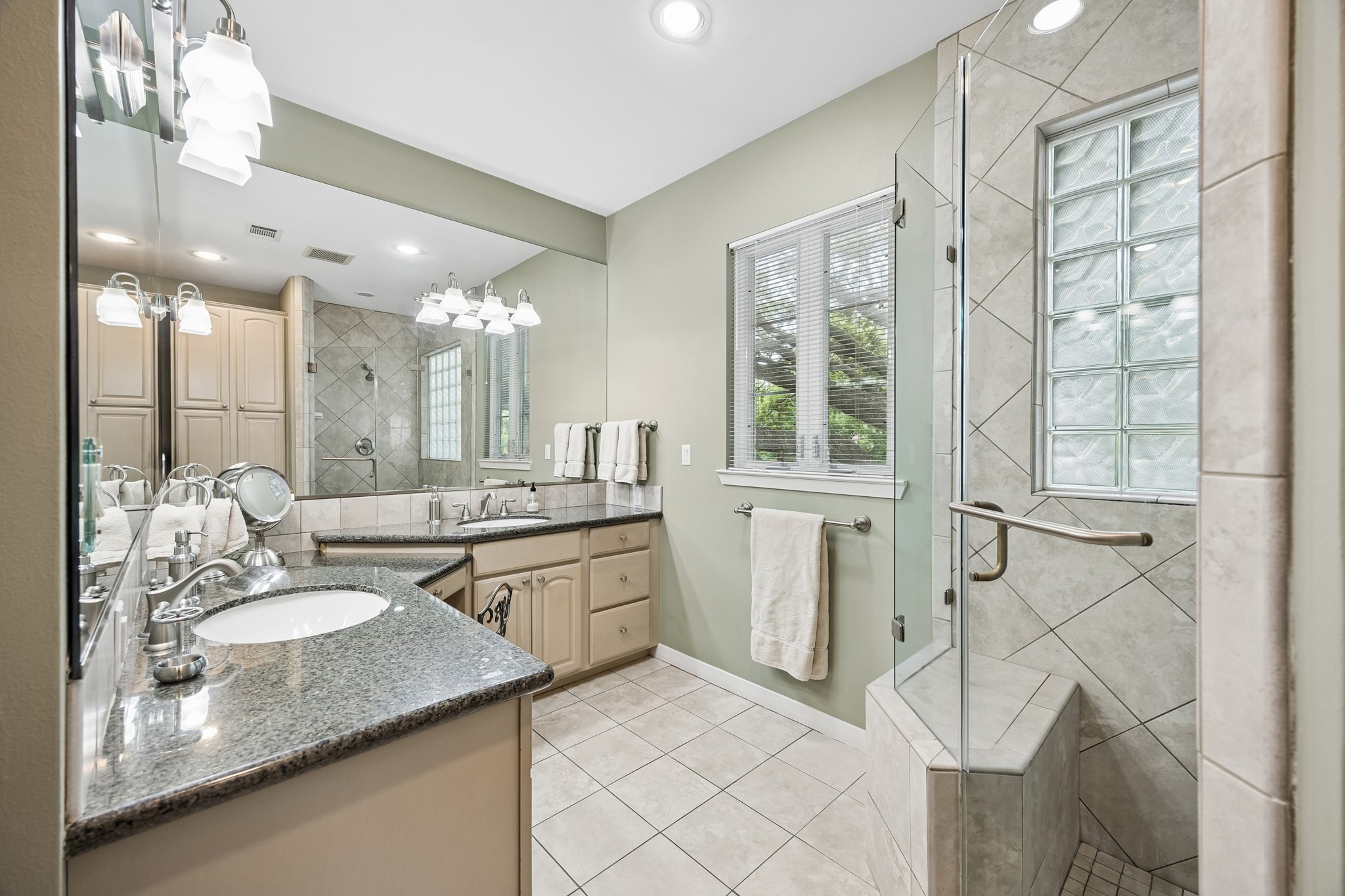  3427 Gannett Street - 物件實景