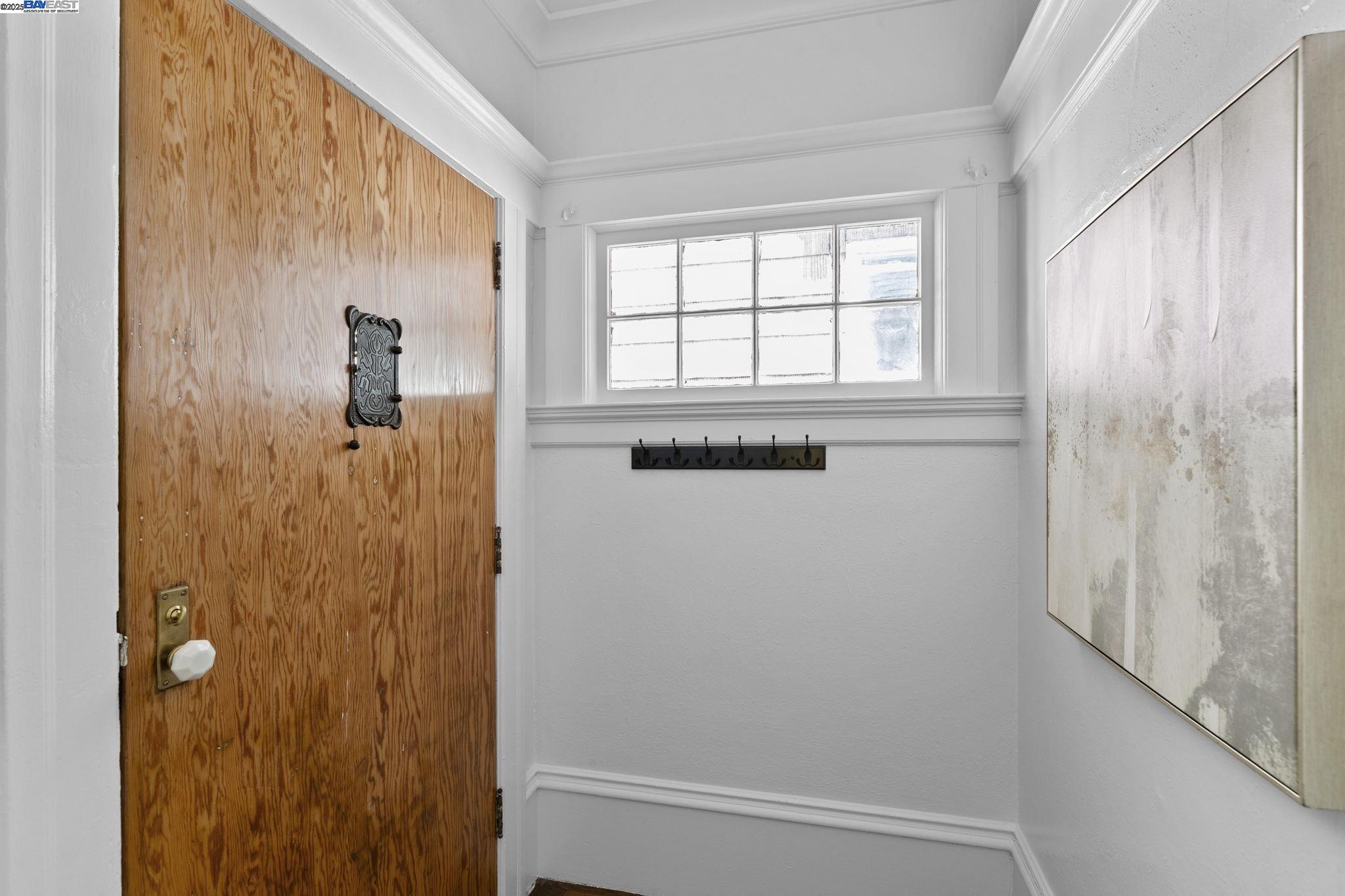 Oakland, California, 94606, United States, 3 Bedrooms Bedrooms, ,2 BathroomsBathrooms,Residential,For Sale,1839089